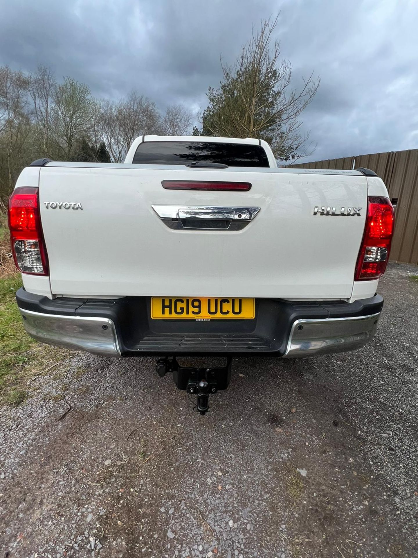 TOYOTA HILUX INVINCIBLE X AUTO LEATHER TOW BAR - Image 8 of 13