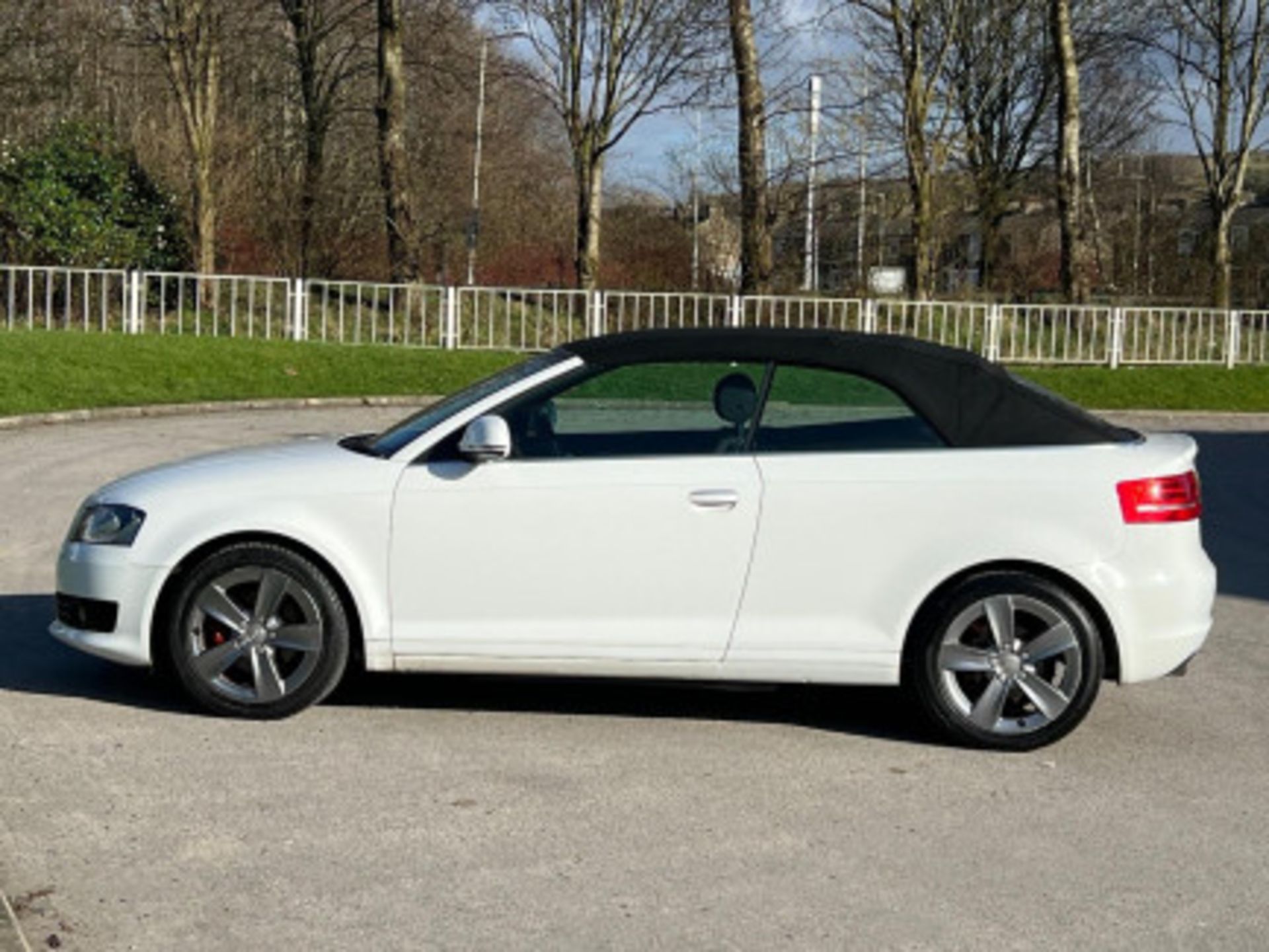 AUDI A3 CABRIOLET 2.0 TDI SPORT EURO 4 2DR **(ONLY 93 K MILEAGE)** >>--NO VAT ON HAMMER--<< - Bild 40 aus 113