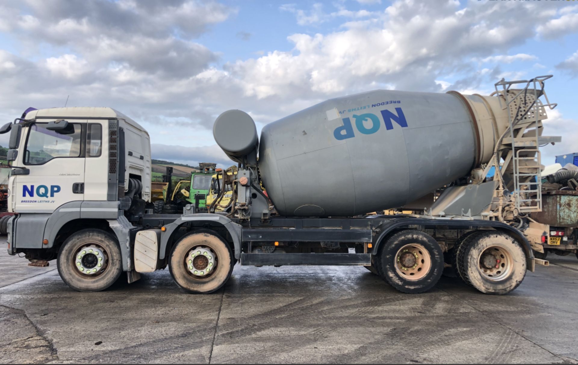 MAN 32-400 8×4 CEMENT MIXER TRUCK - Image 9 of 12