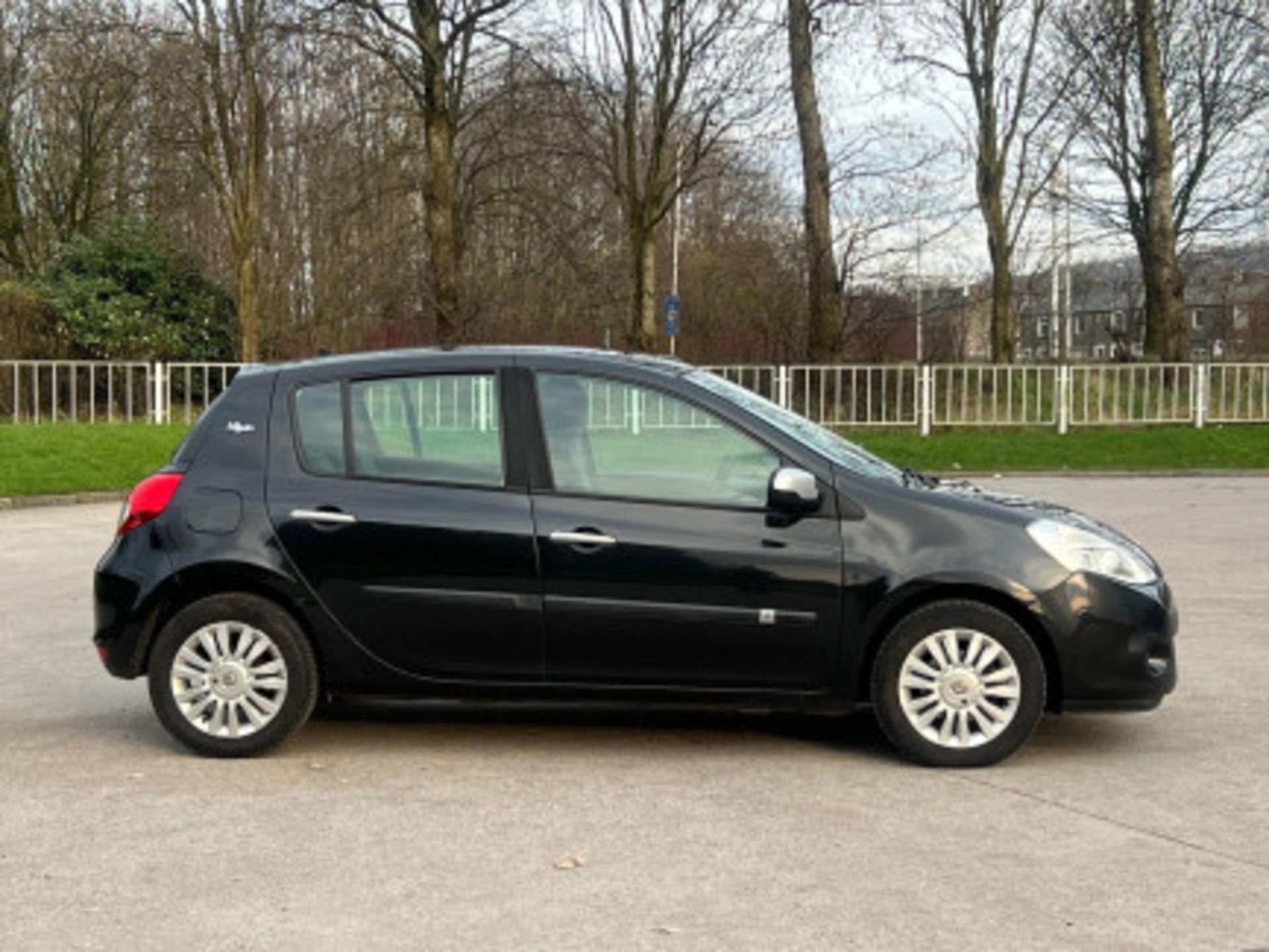 2009 RENAULT CLIO 1.2 16V EXPRESSION 5DR >>--NO VAT ON HAMMER--<< - Image 55 of 111