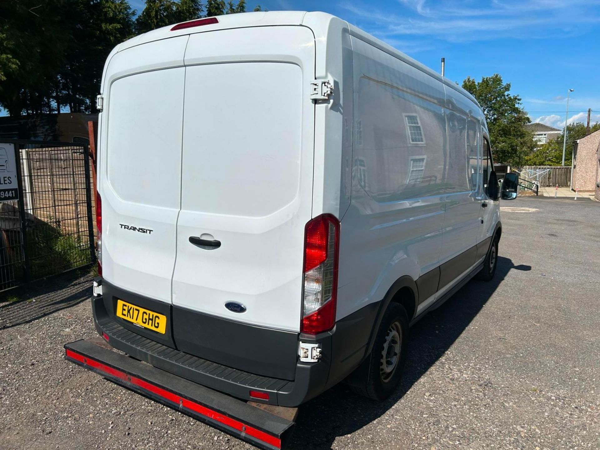 2017 FORD TRANSIT T350 ECOBLUE RWD 130 L3H3 - Image 2 of 10