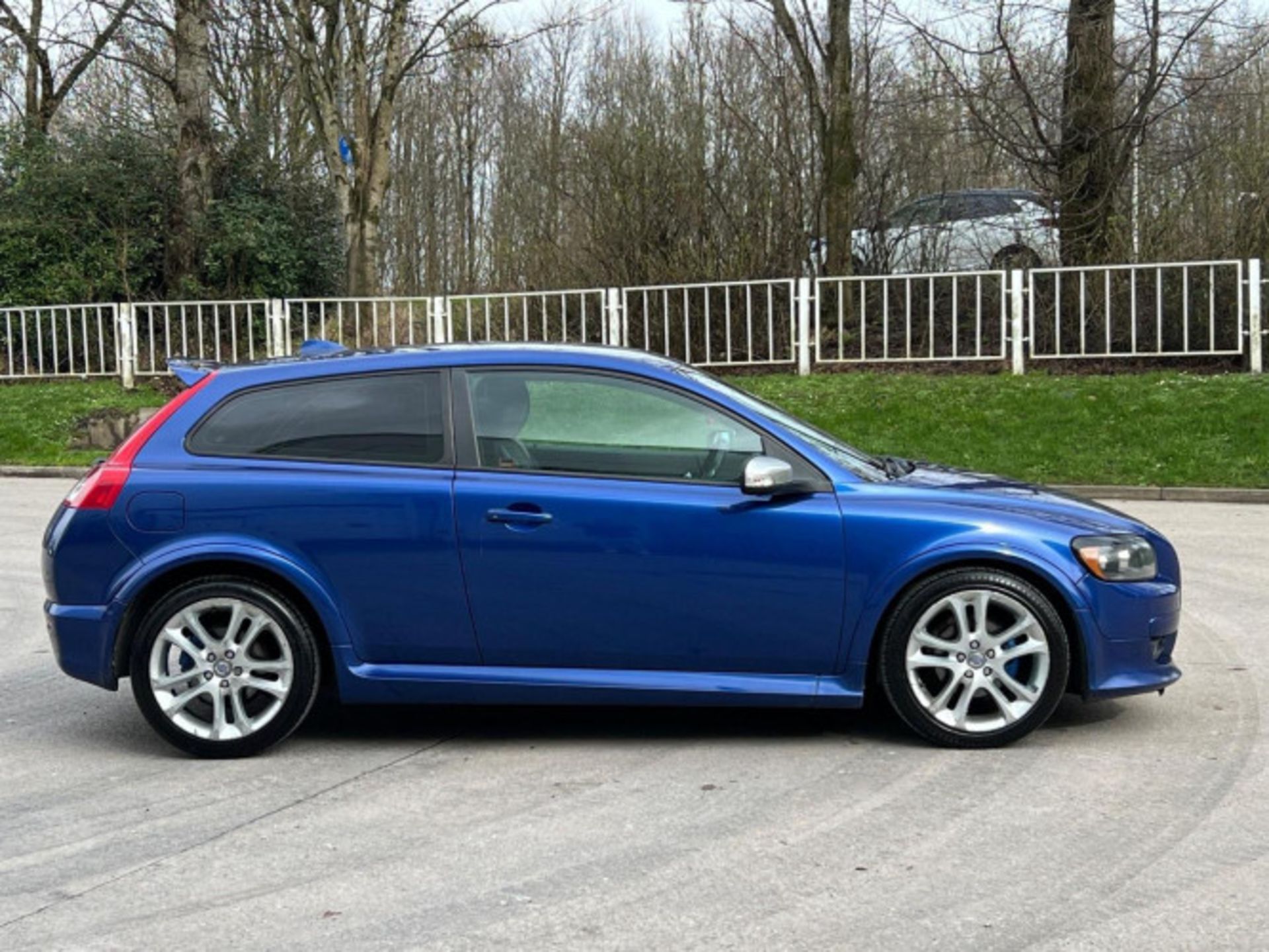 VOLVO C30 2.0D R-DESIGN SPORT 2DR - SPORTY AND LUXURIOUS COMPACT CAR >>--NO VAT ON HAMMER--<< - Image 91 of 103