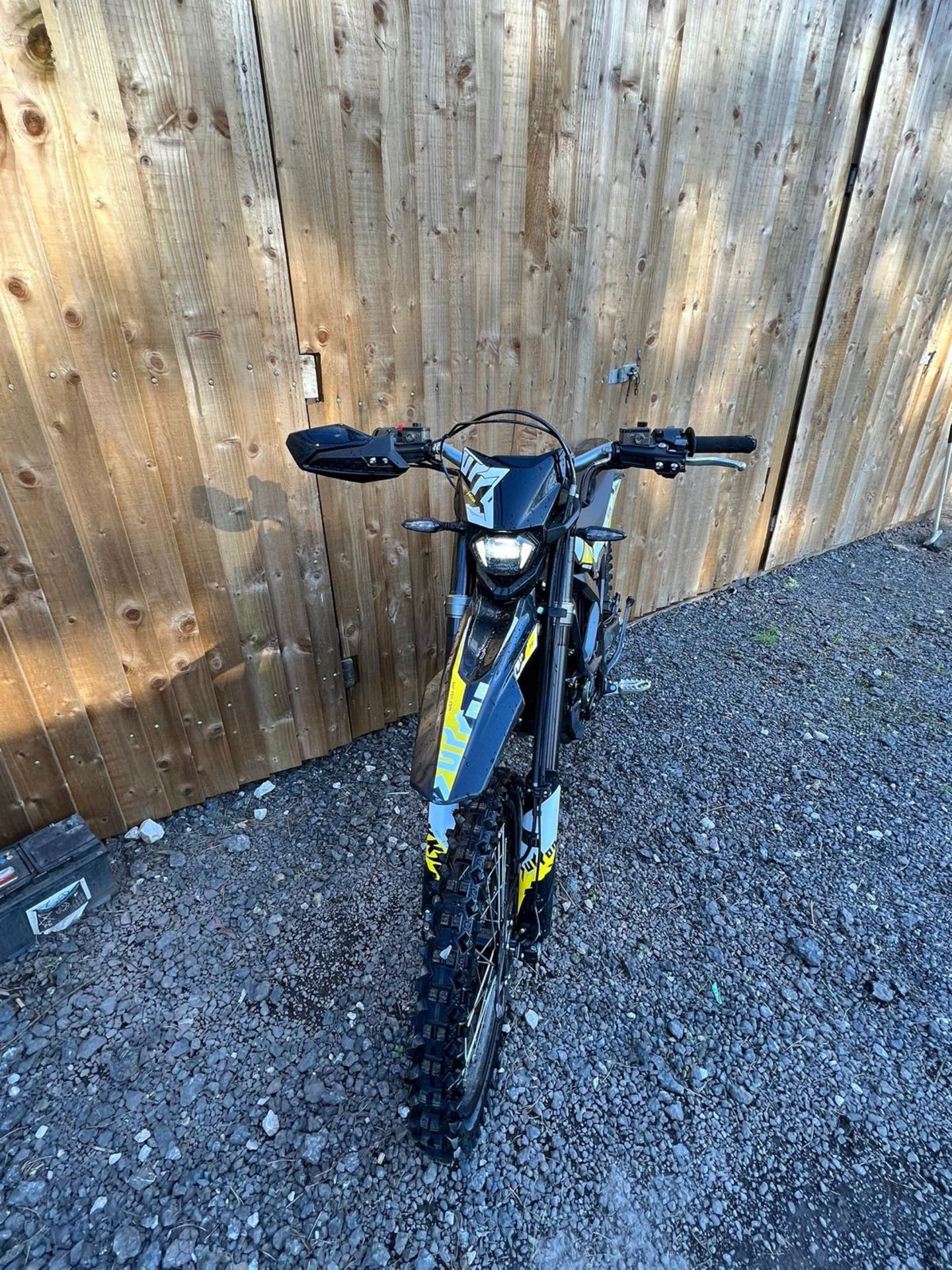 SURRON ULTRA BEE ELECTRIC BIKE BRAND NEW 2024 ONLY DONE 280 MILES - Image 9 of 9