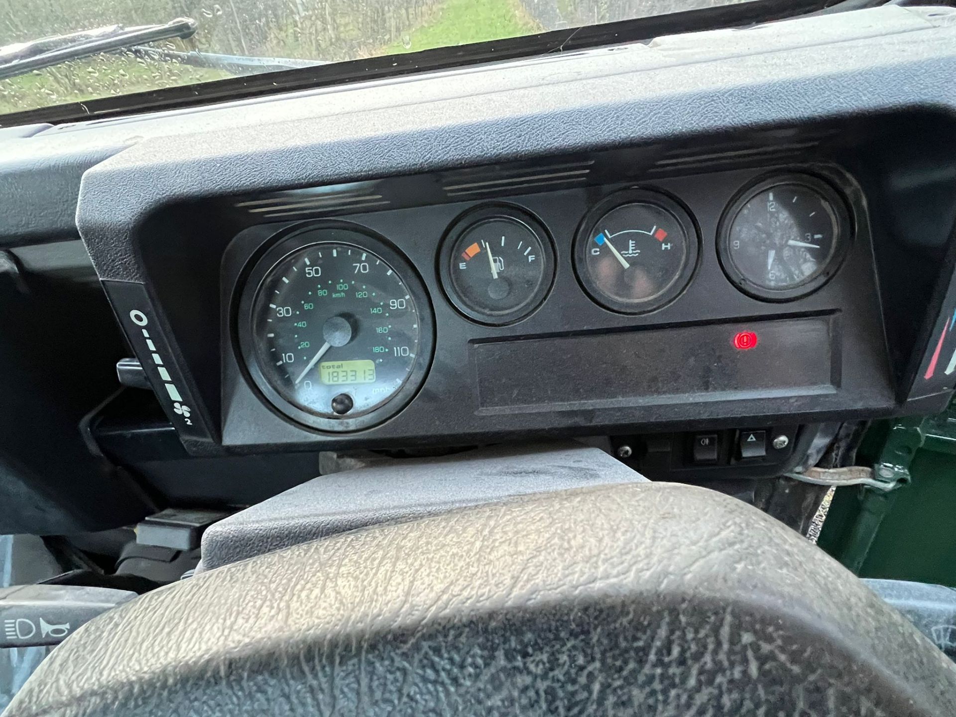 LANDROVER DEFENDER 6 MONTHS MOT START RUNS - Image 3 of 11