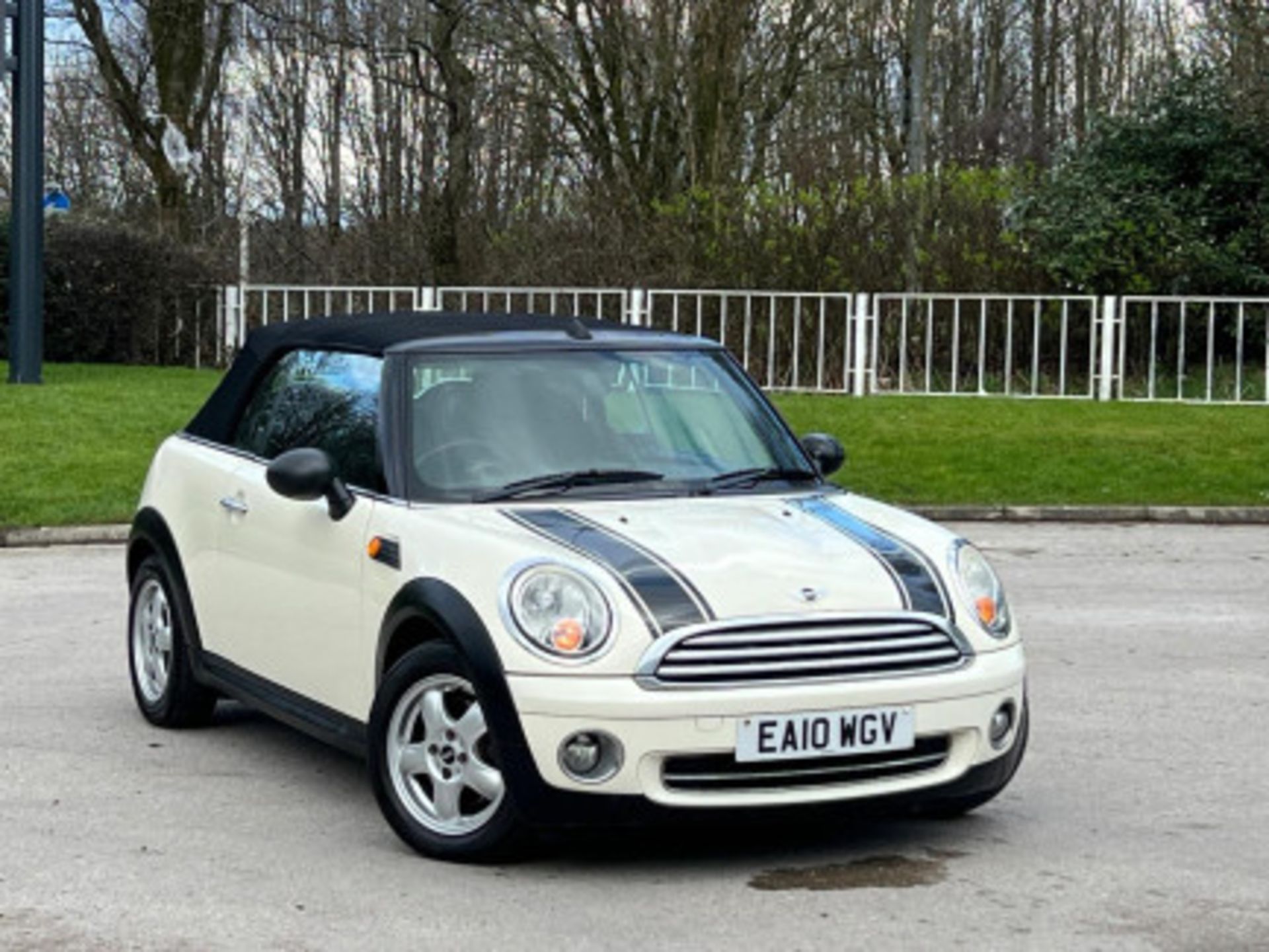 2010 MINI CONVERTIBLE ONE 1.6 - 92K MILES -WELL-MAINTAINED >--NO VAT ON HAMMER--<< - Image 42 of 95
