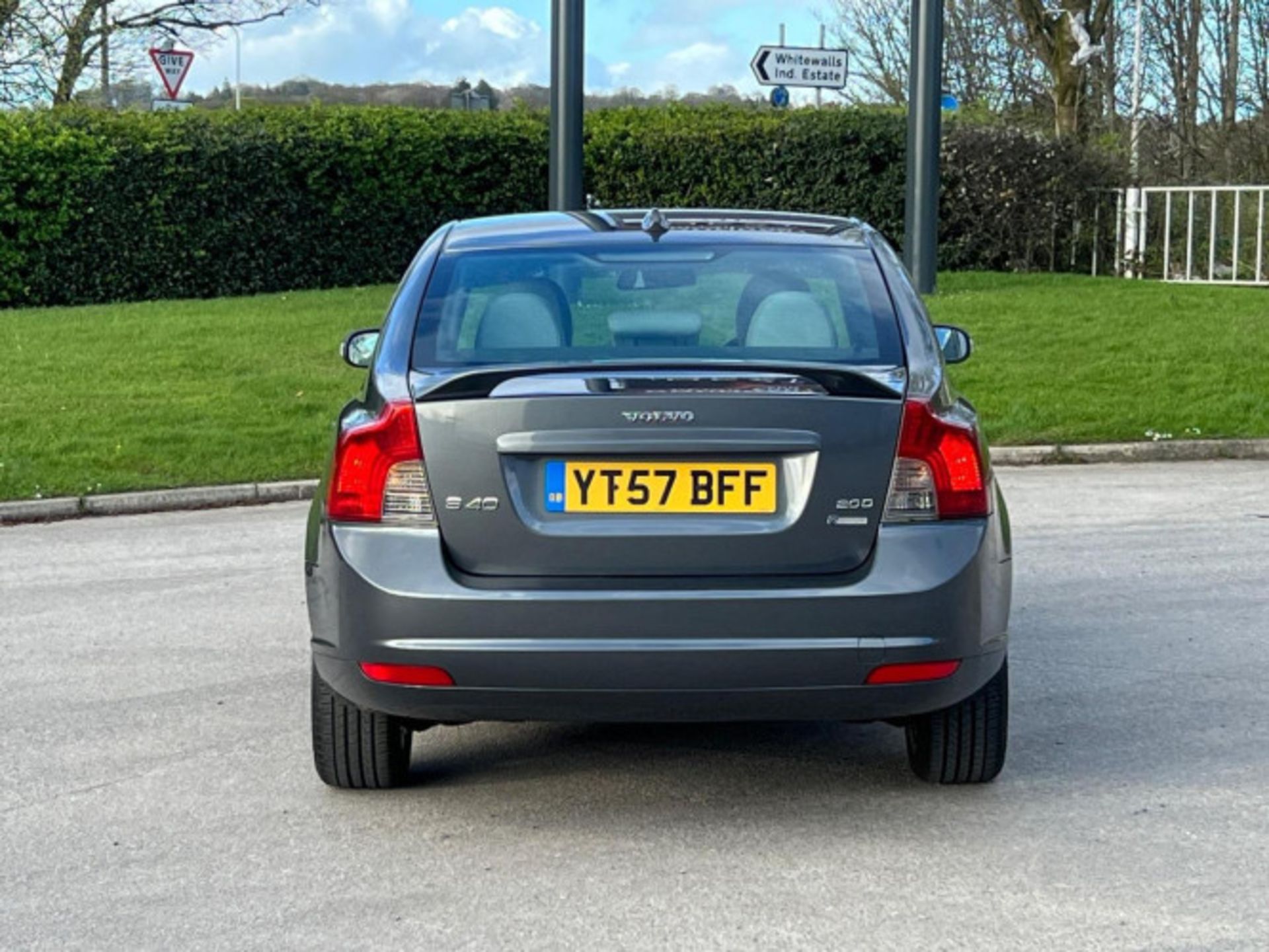 >>--NO VAT ON HAMMER--<< VOLVO S40 2.0 DIESEL SPORT: A RELIABLE AND WELL-MAINTAINED SALOON - Image 126 of 133