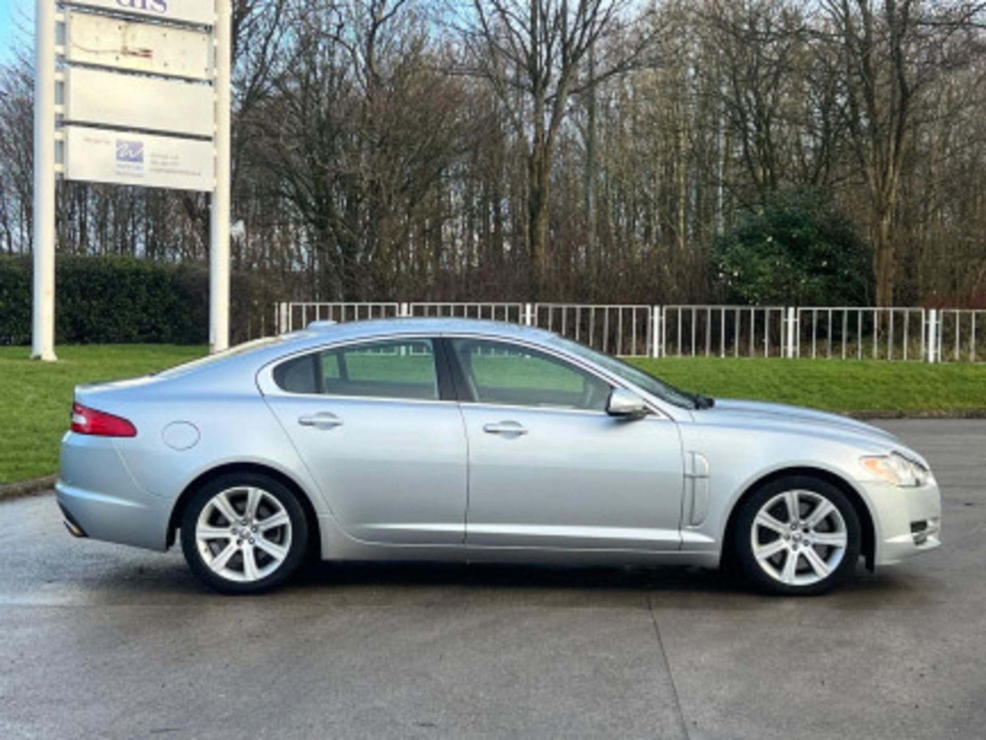 LUXURIOUS JAGUAR XF 3.0D V6 LUXURY 4DR AUTOMATIC SALOON >>--NO VAT ON HAMMER--<< - Image 57 of 118