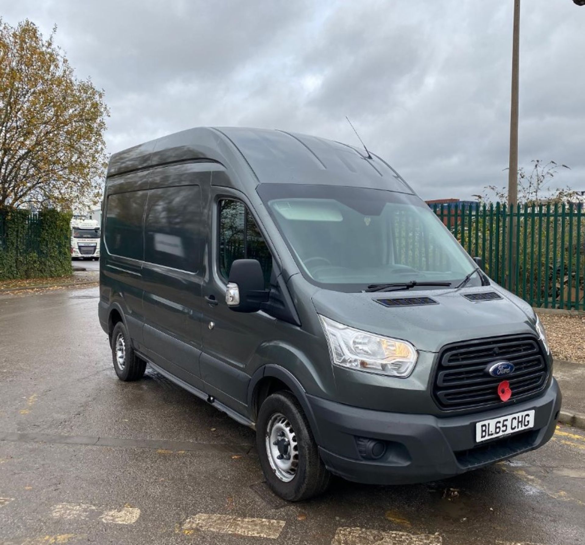 2015 FORD TRANSIT: SPACIOUS HIGH ROOF, 149K MILES, DIESEL >>--NO VAT ON HAMMER--<< - Image 4 of 14