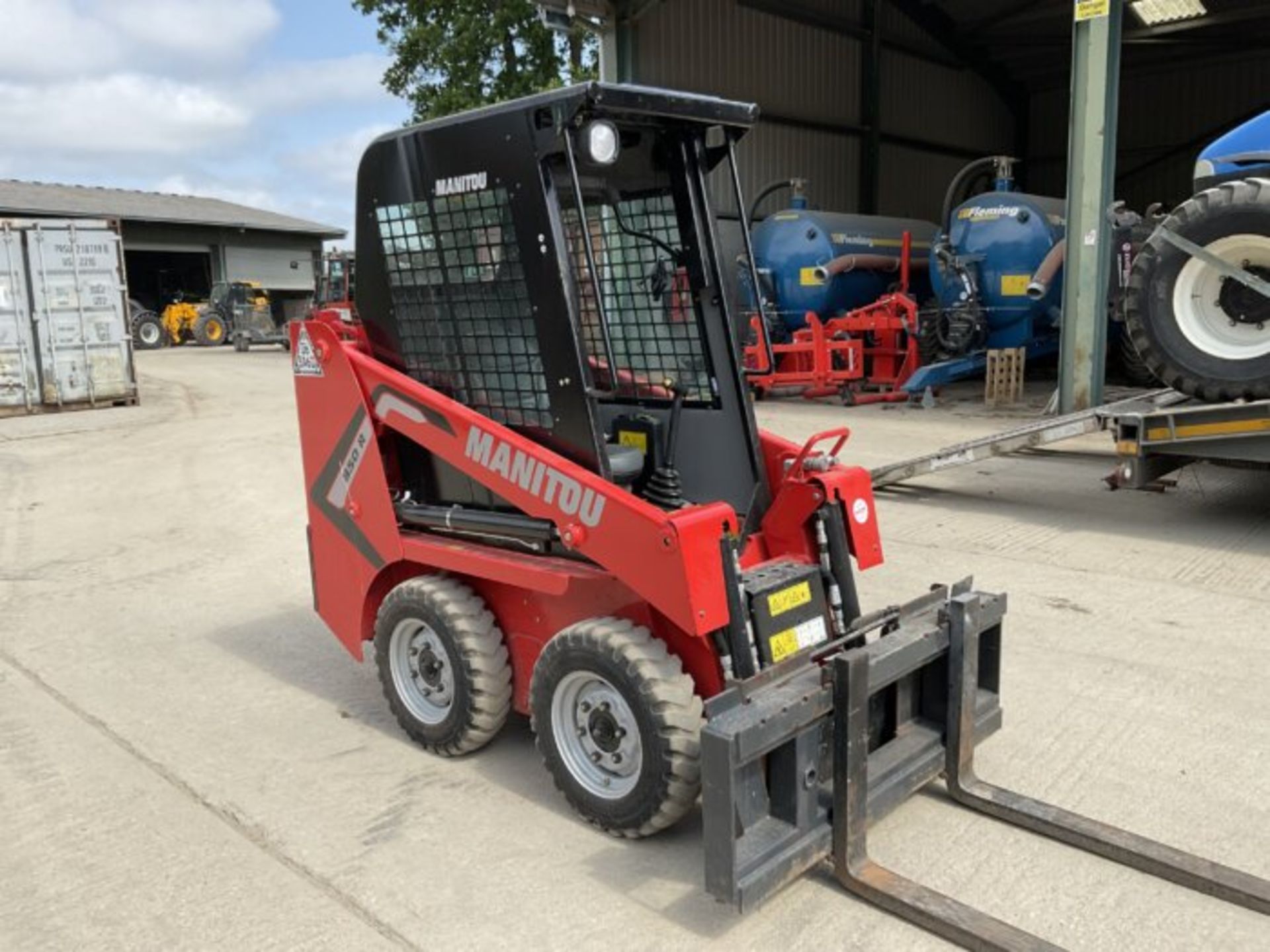 2021 MANITOU 850R SKID STEER WITH PALLET FORKS, DUNG GRAB & BUCKET. REAR CAMERA. - Bild 12 aus 13