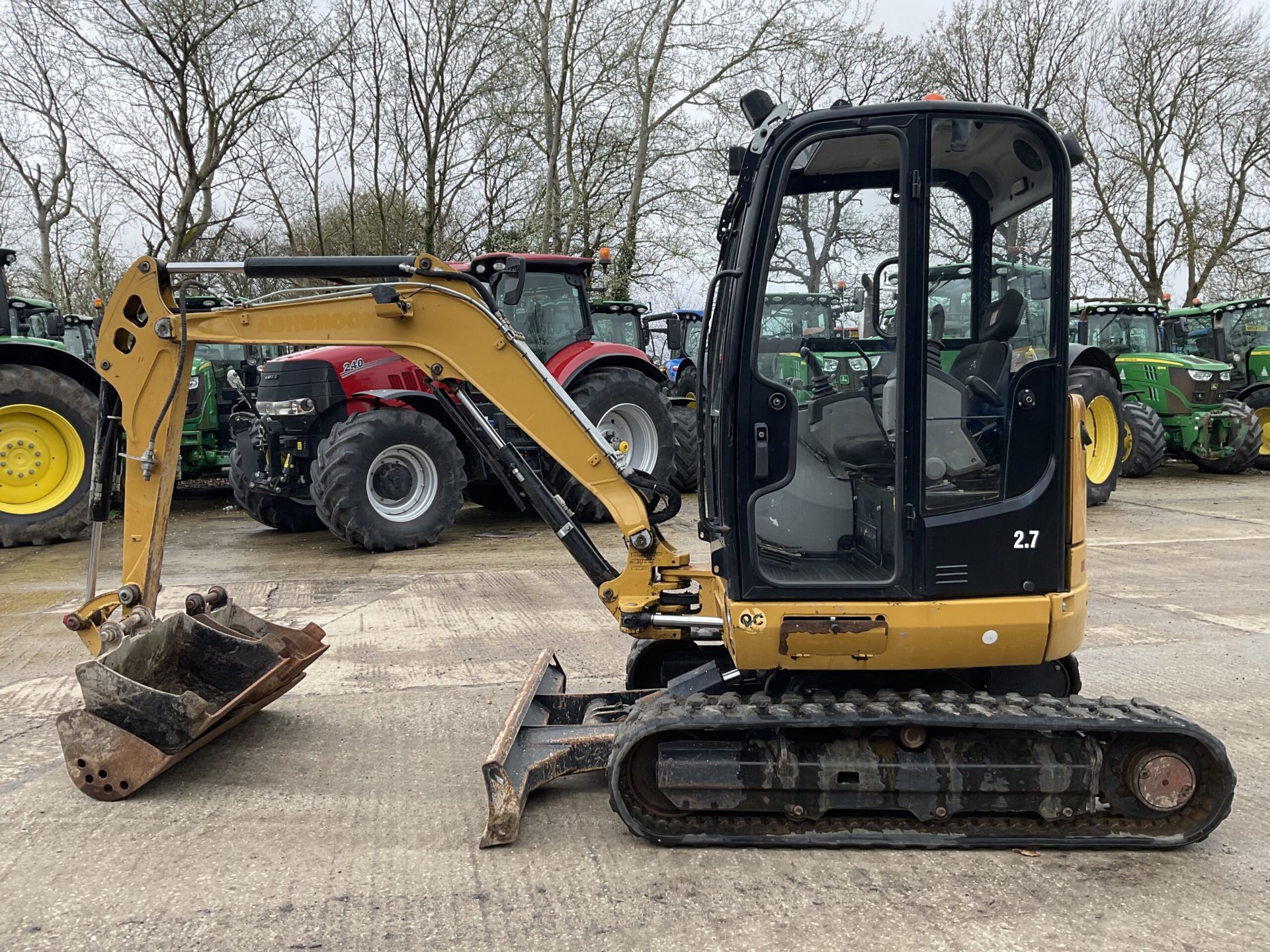 YEAR 2019 CAT 302.7D CR. RUBBER TRACKS - Image 2 of 10