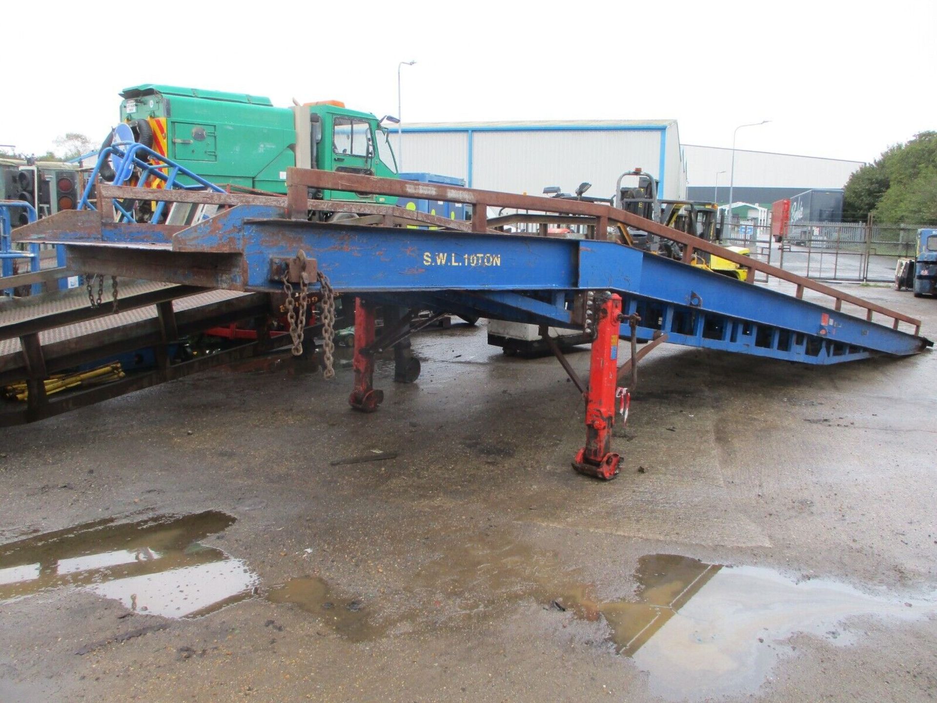 CONTAINER LOADING RAMP - Image 5 of 6