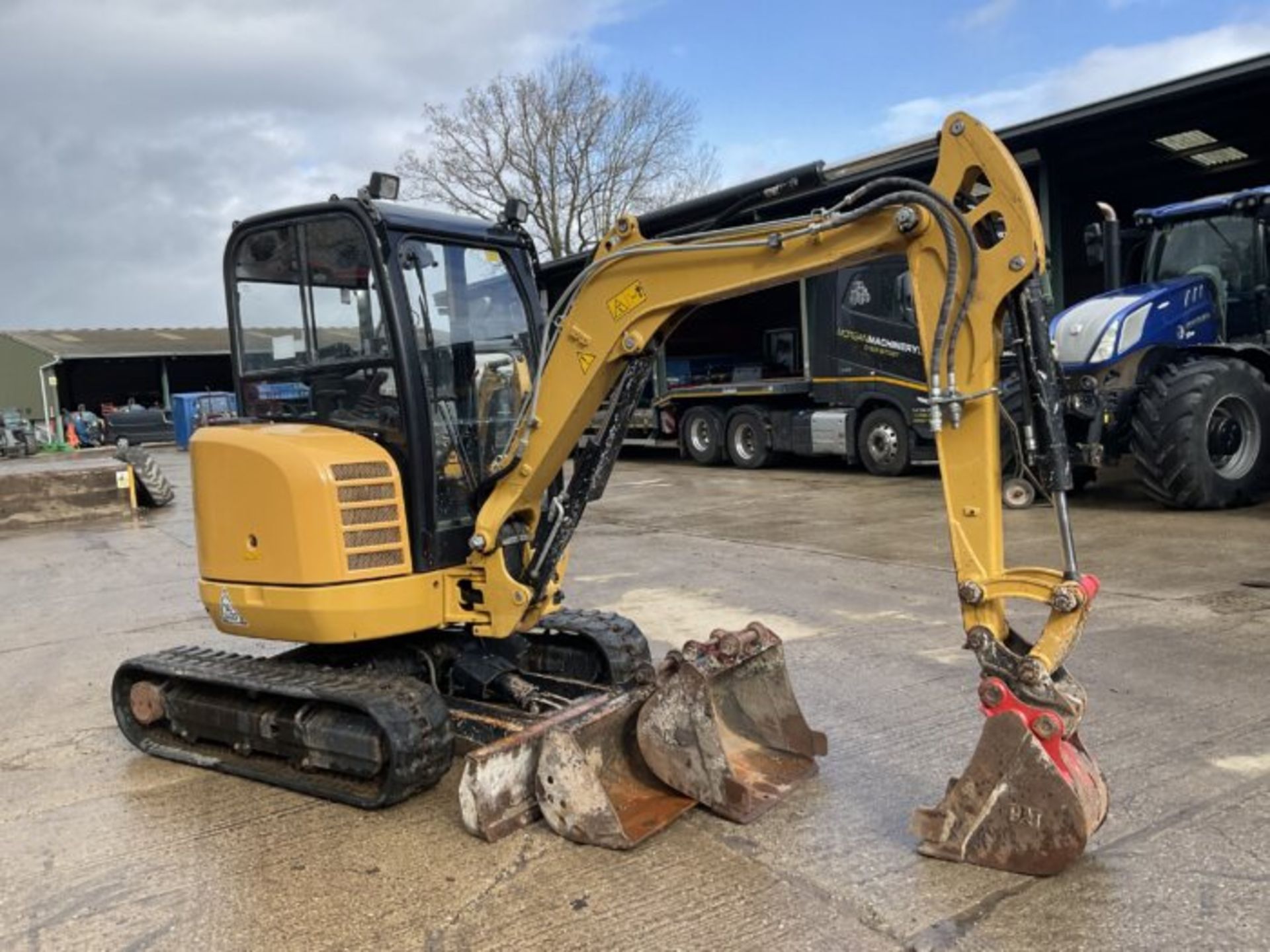 2019 YEAR CAT 302.7D CR