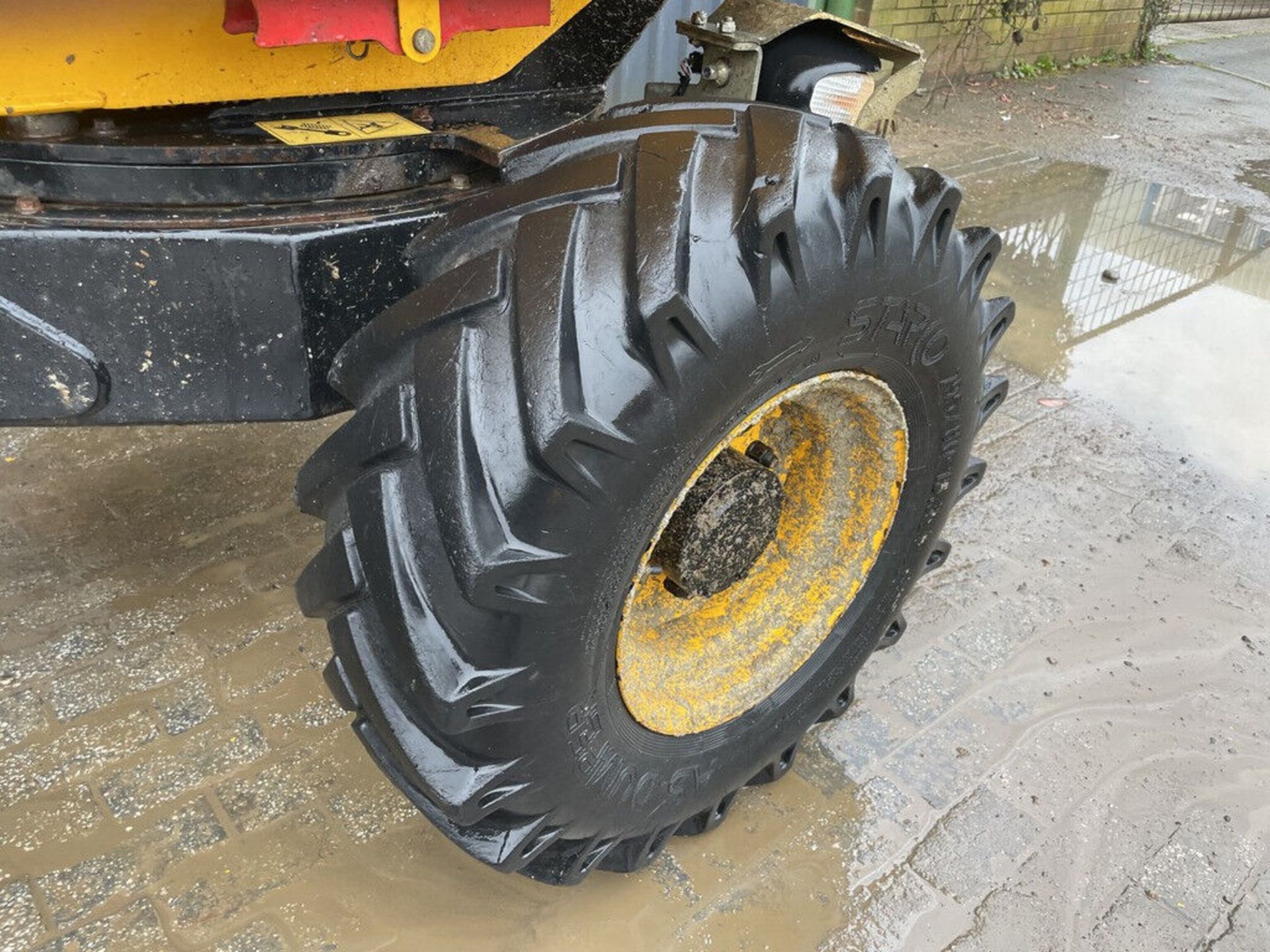 COMPACT POWERHOUSE: 2015 JCB 3TST 3T WITH KUBOTA DIESEL ENGINE - Image 7 of 8