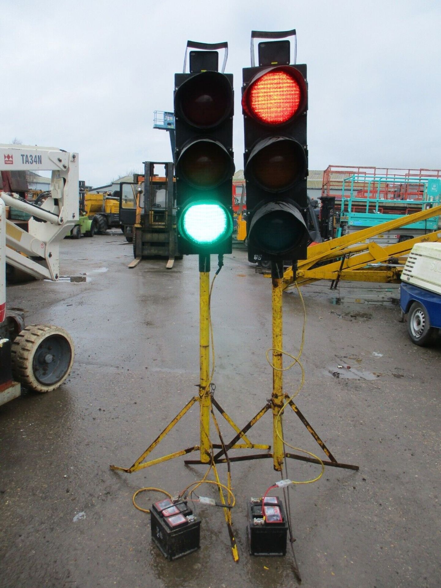 BOOT-SIZED PIKE X LITE: XL 2 TRAFFIC LIGHTS