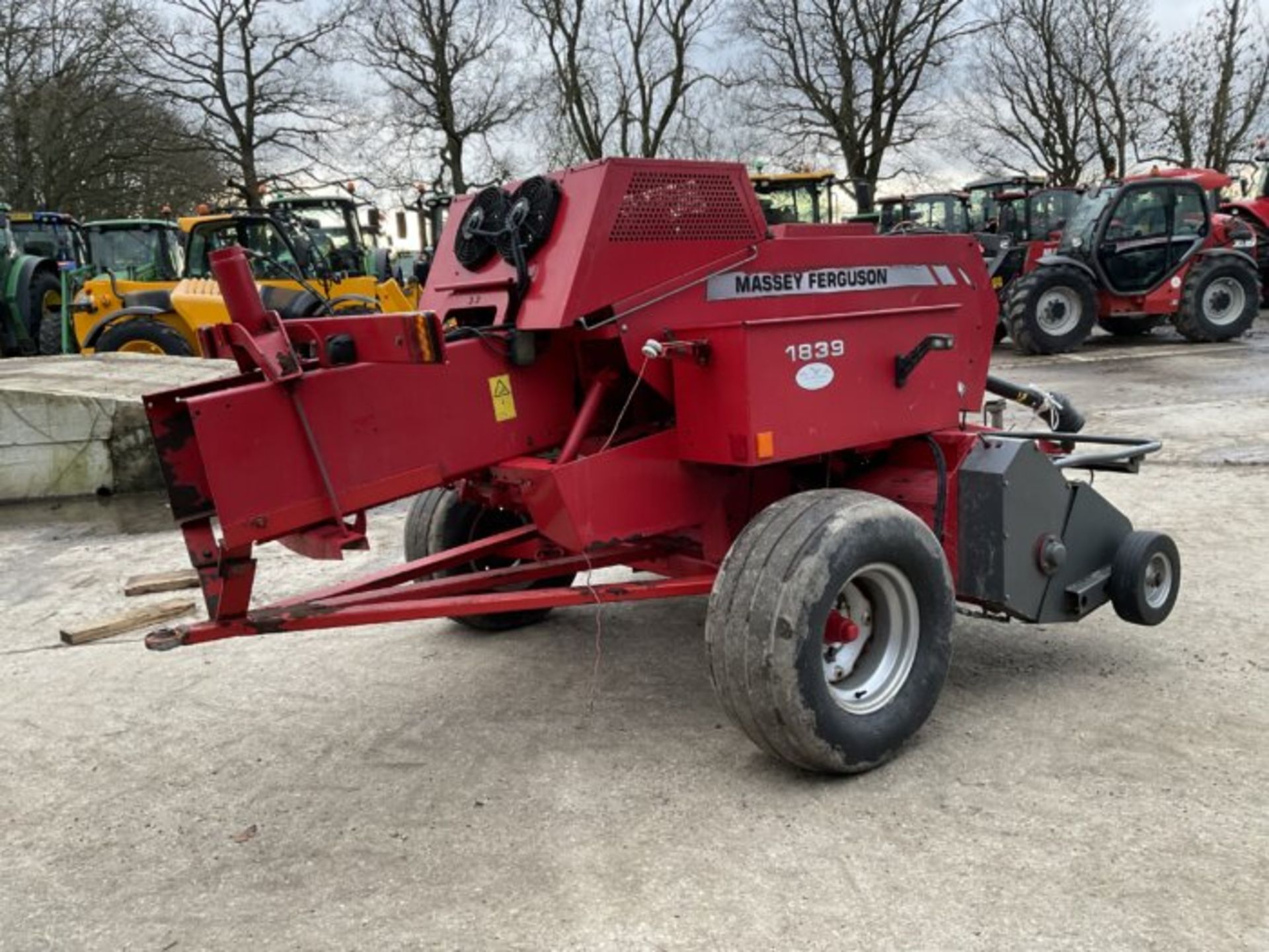 MASSEY FERGUSON 1839 - Image 6 of 8