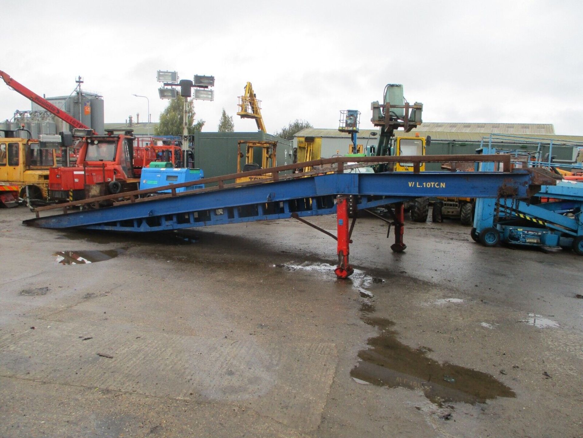 CONTAINER LOADING RAMP - Image 4 of 6