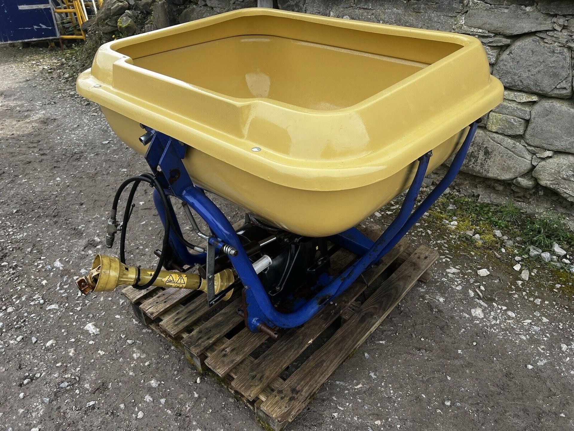 FLEMING FSW600 WAGTAIL FERTILISER SPREADER