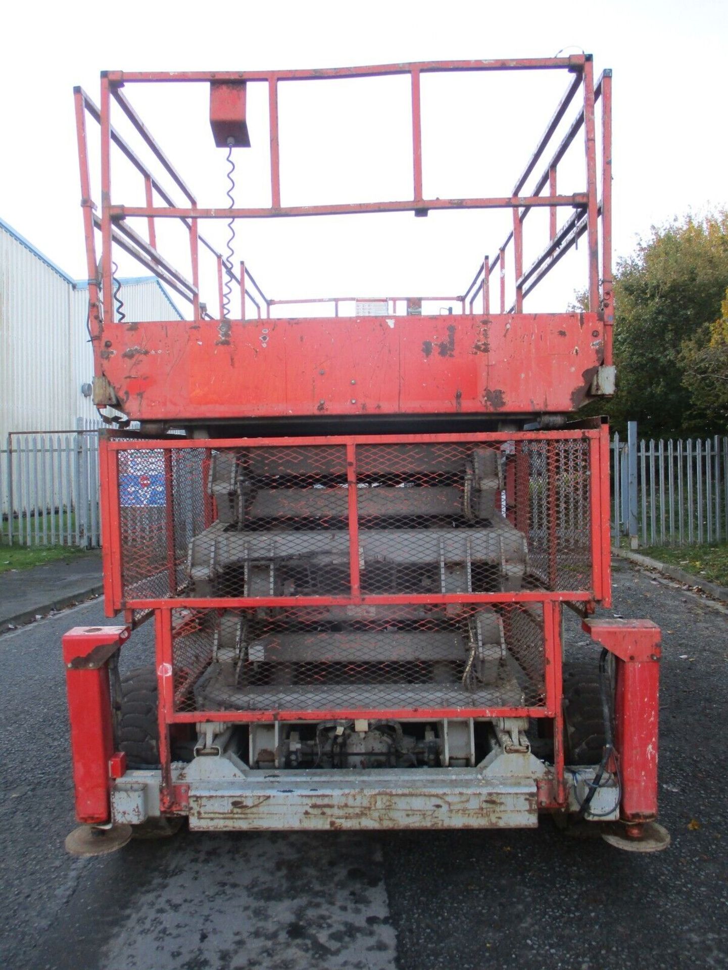 SKYJACK SJ9250 SCISSOR LIFT YEAR 2007 - Image 6 of 10