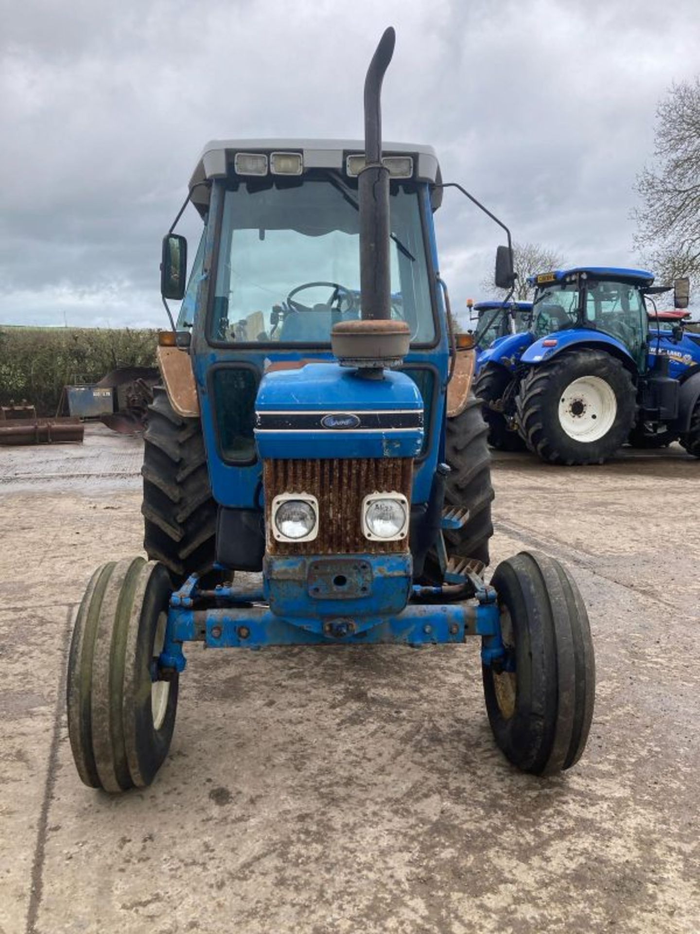 7610 FORD TRACTOR - Image 4 of 15