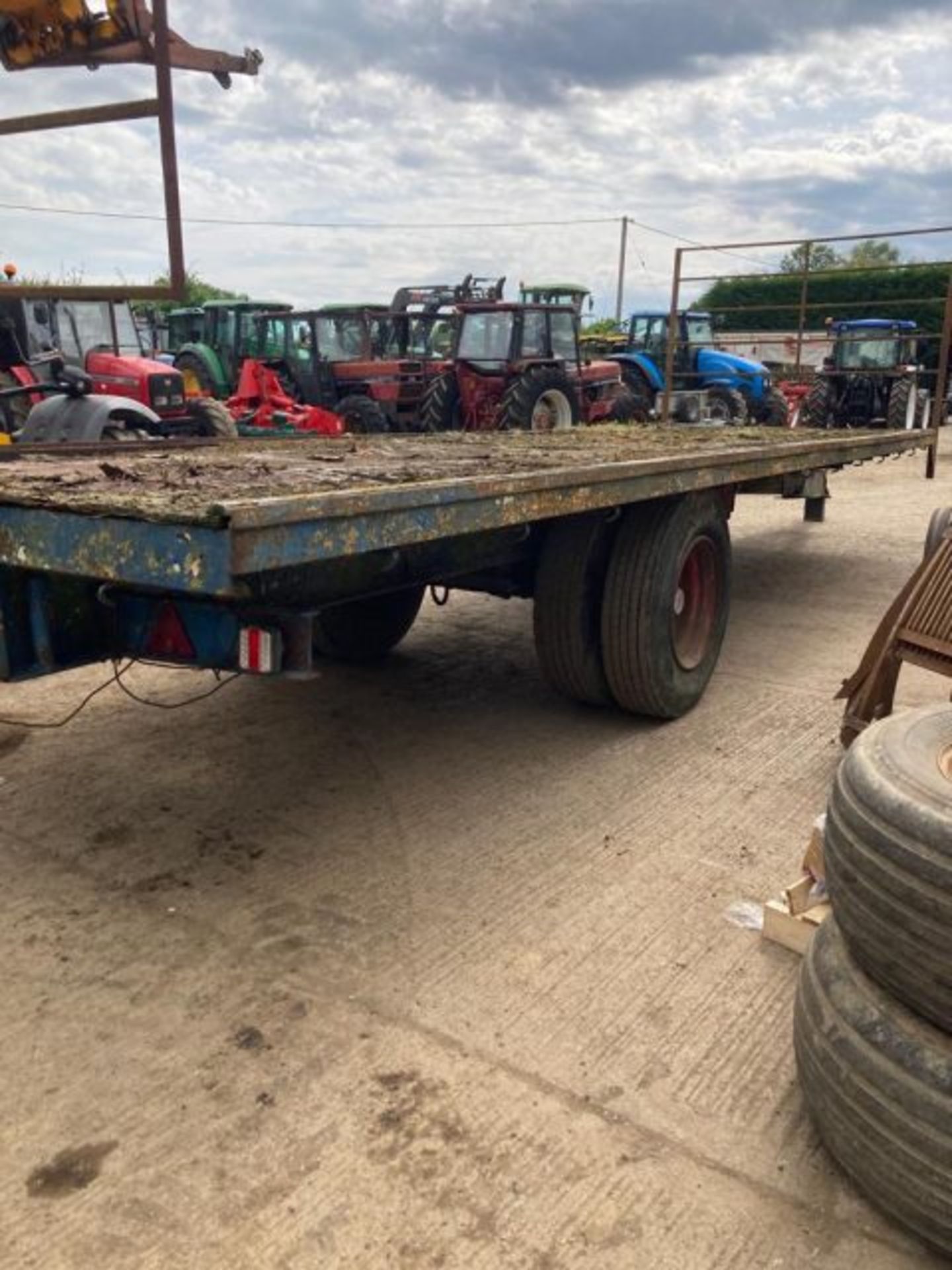 27FT BALE TRAILER - Image 11 of 13