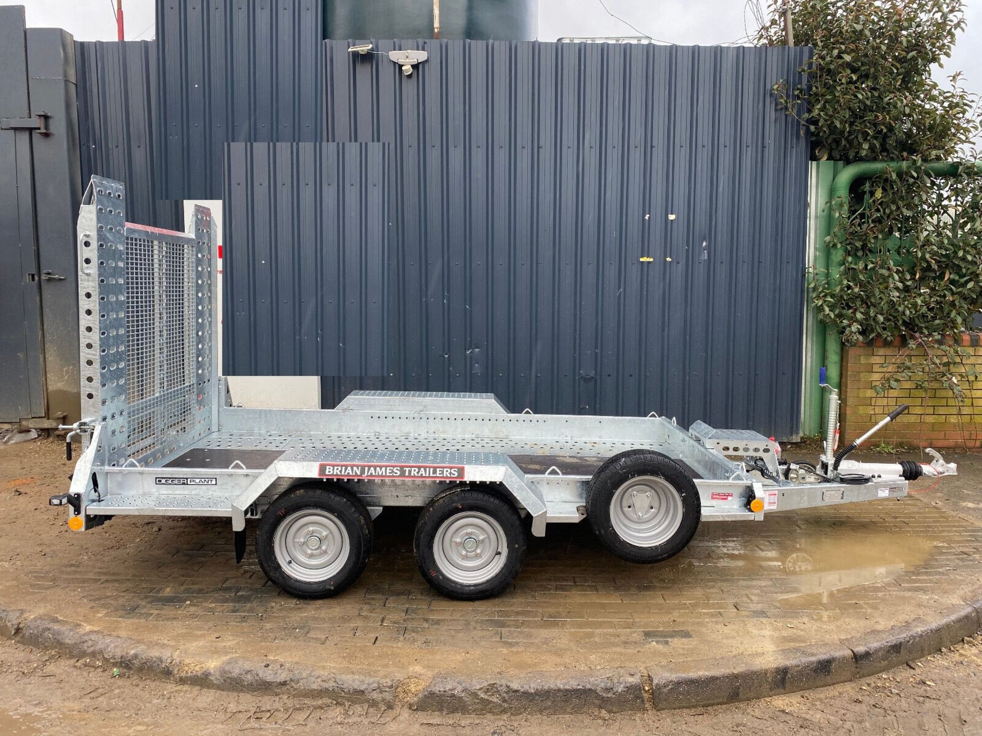 2023 UNLEASHED POWER: NEW 3500KG TRAILER WITH DIGGING CONFIDENCE - Image 10 of 11