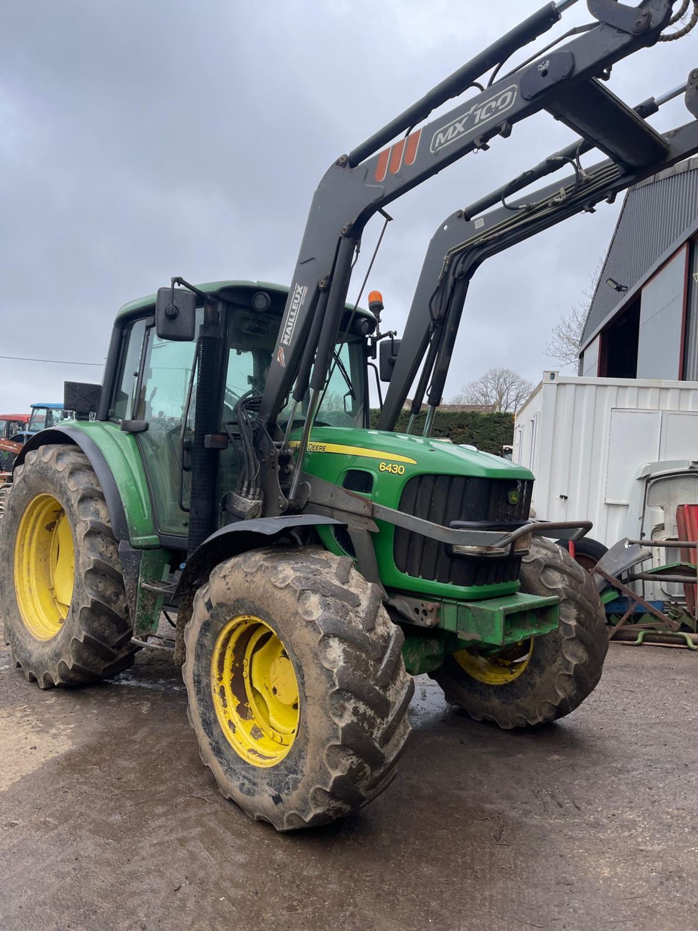 2009 JOHN DEERE 6430 LOADER