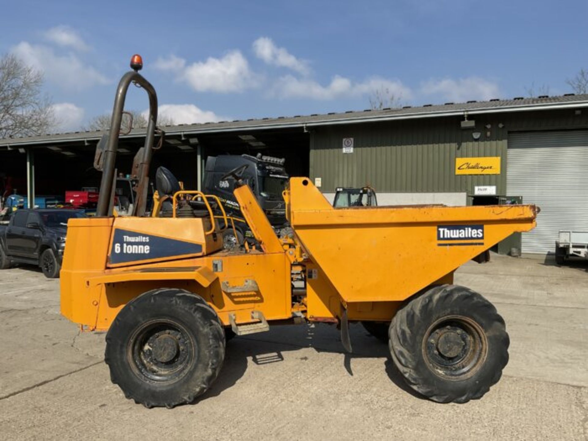 THWAITES MACH 865. 6 TON DUMPER. 2377 HOURS YEAR 2014