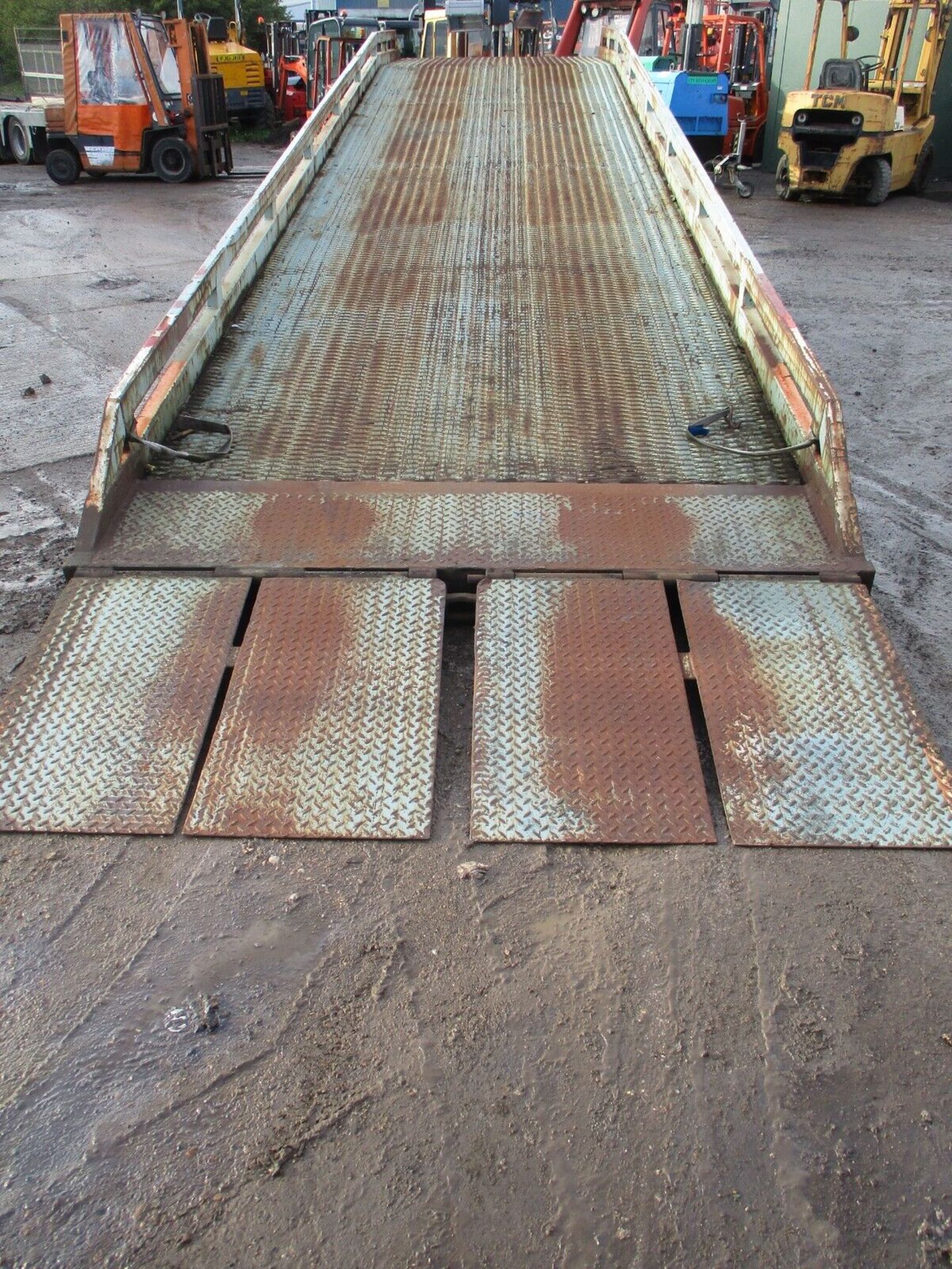 THORWORLD CONTAINER LOADING RAMP 10 TON CAPACITY - Image 6 of 10