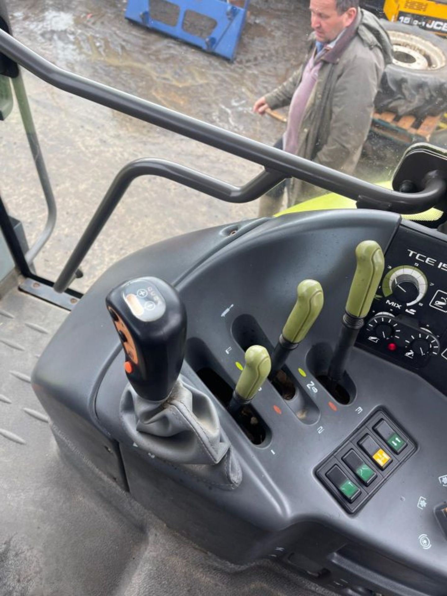 CLAAS 657 TRACTOR - Bild 4 aus 10