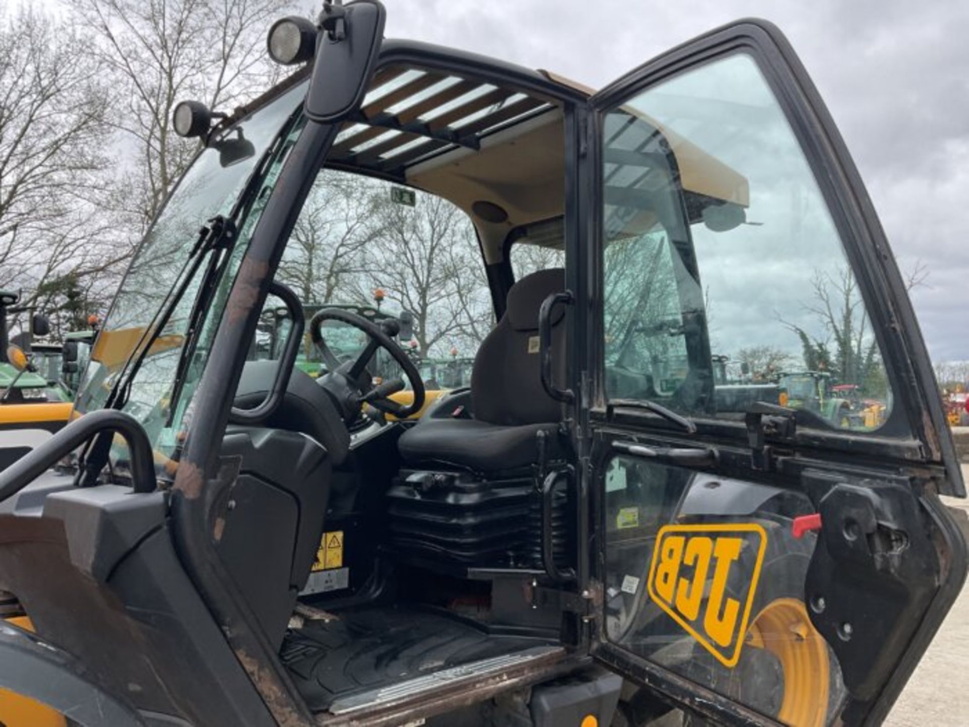 YEAR 2011 JCB 536-60 AGRI SUPER - Bild 8 aus 10