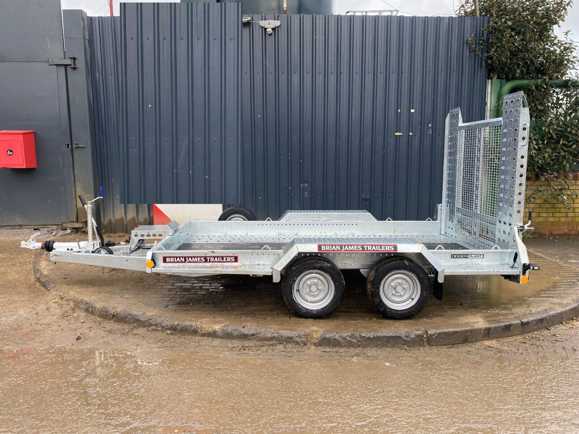 2023 UNLEASHED POWER: NEW 3500KG TRAILER WITH DIGGING CONFIDENCE - Image 3 of 11