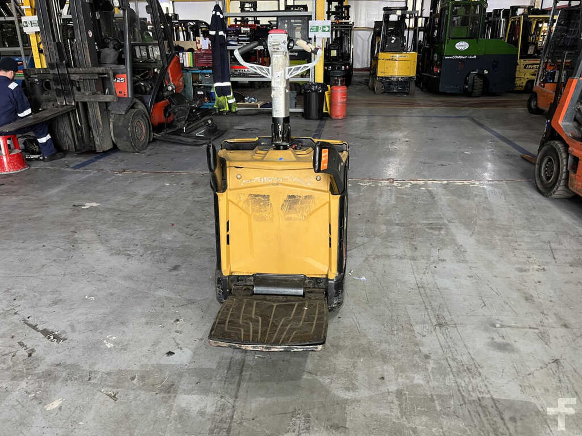 ELECTRIC PALLET TRUCKS CAT LIFT TRUCKS NPV20N2 *CHARGER INCLUDED - Image 4 of 4