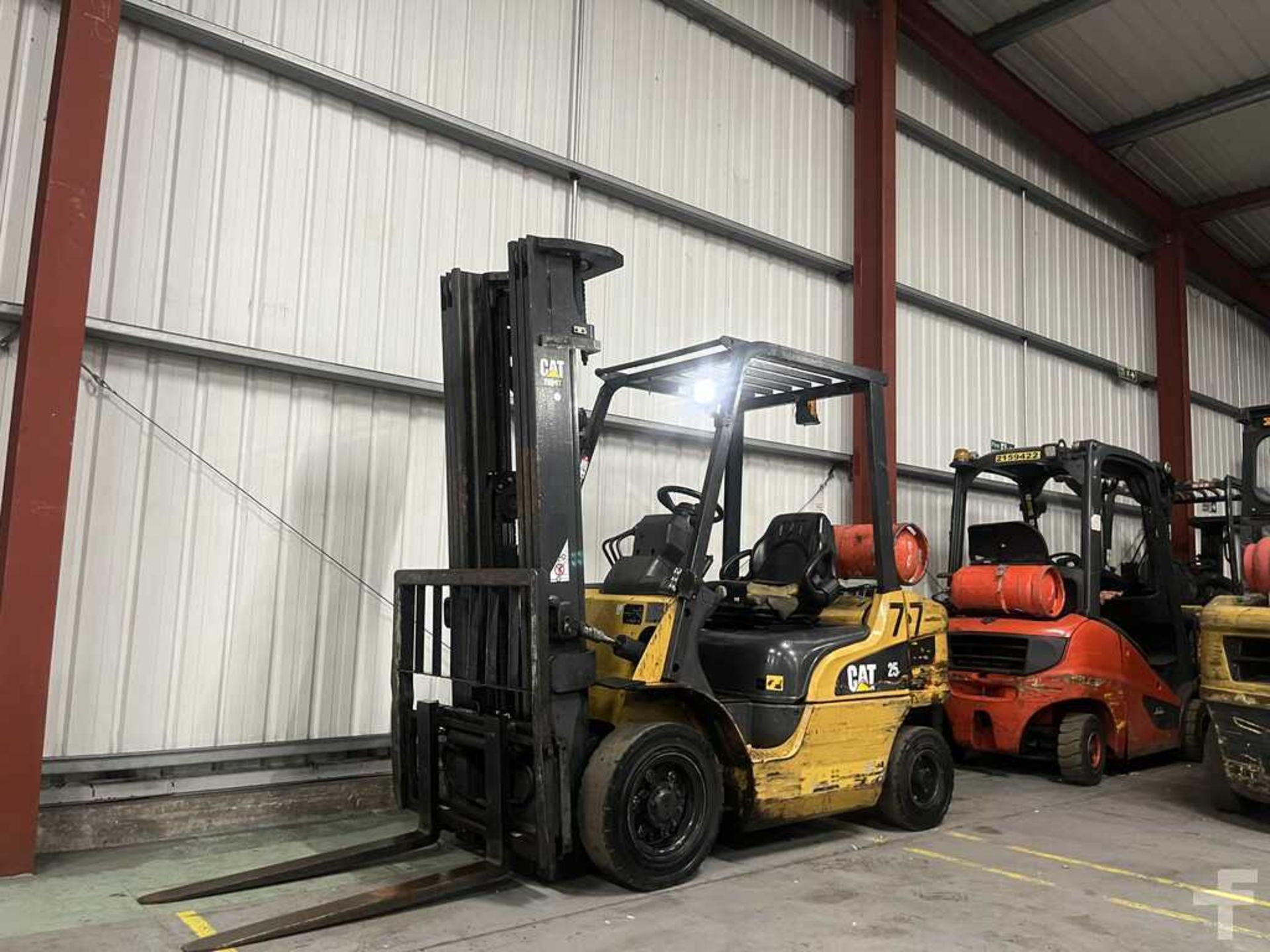 2015 LPG FORKLIFTS CAT LIFT TRUCKS GP25NT - Image 2 of 6