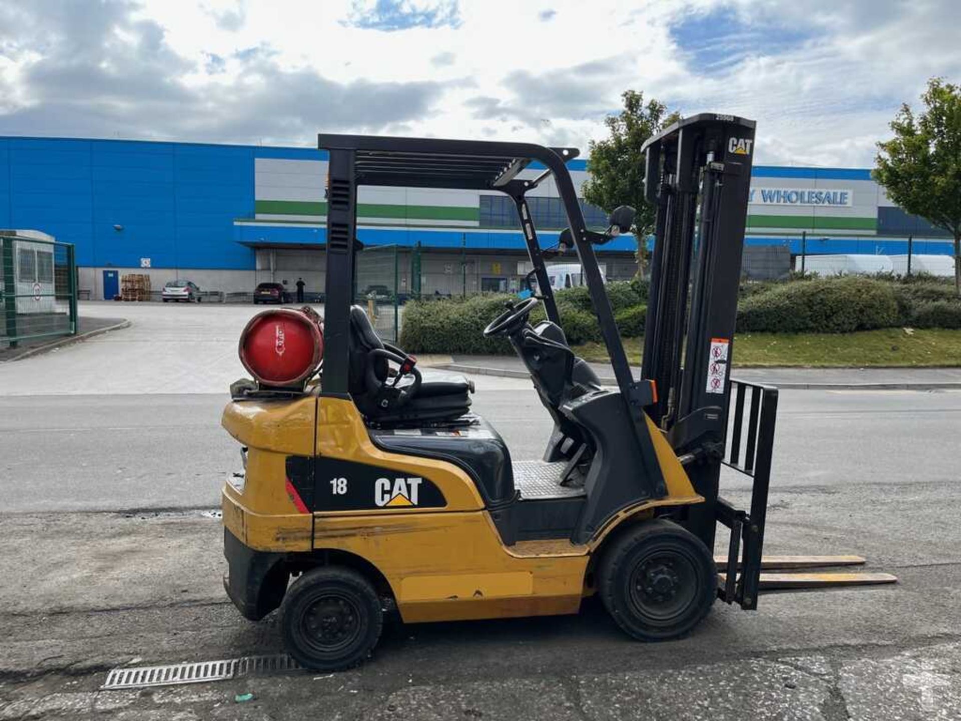 LPG FORKLIFTS CAT LIFT TRUCKS GP18NT