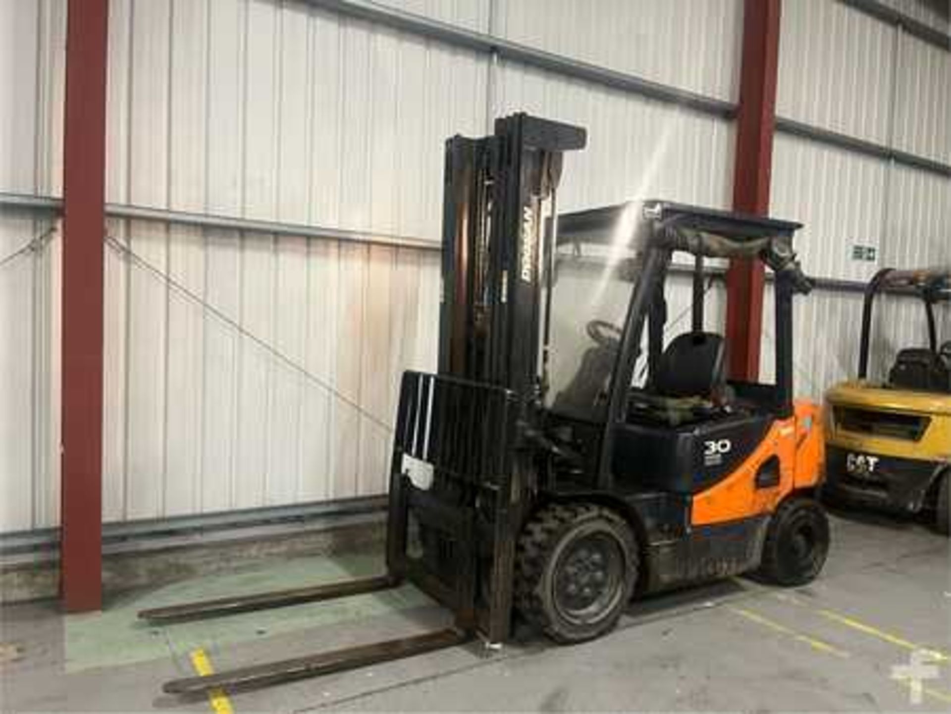 DIESEL FORKLIFTS DOOSAN D30S-5 - Image 2 of 6