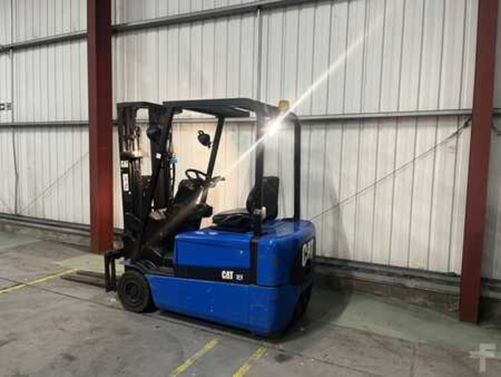 ELECTRIC - 3 WHEELS CAT LIFT TRUCKS EP18KRT *CHARGER INCLUDED - Image 3 of 6