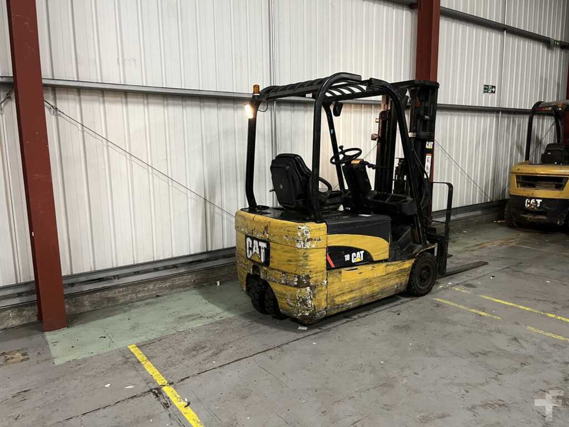 ELECTRIC - 3 WHEELS CAT LIFT TRUCKS EP18NT *CHARGER INCLUDED - Bild 4 aus 4