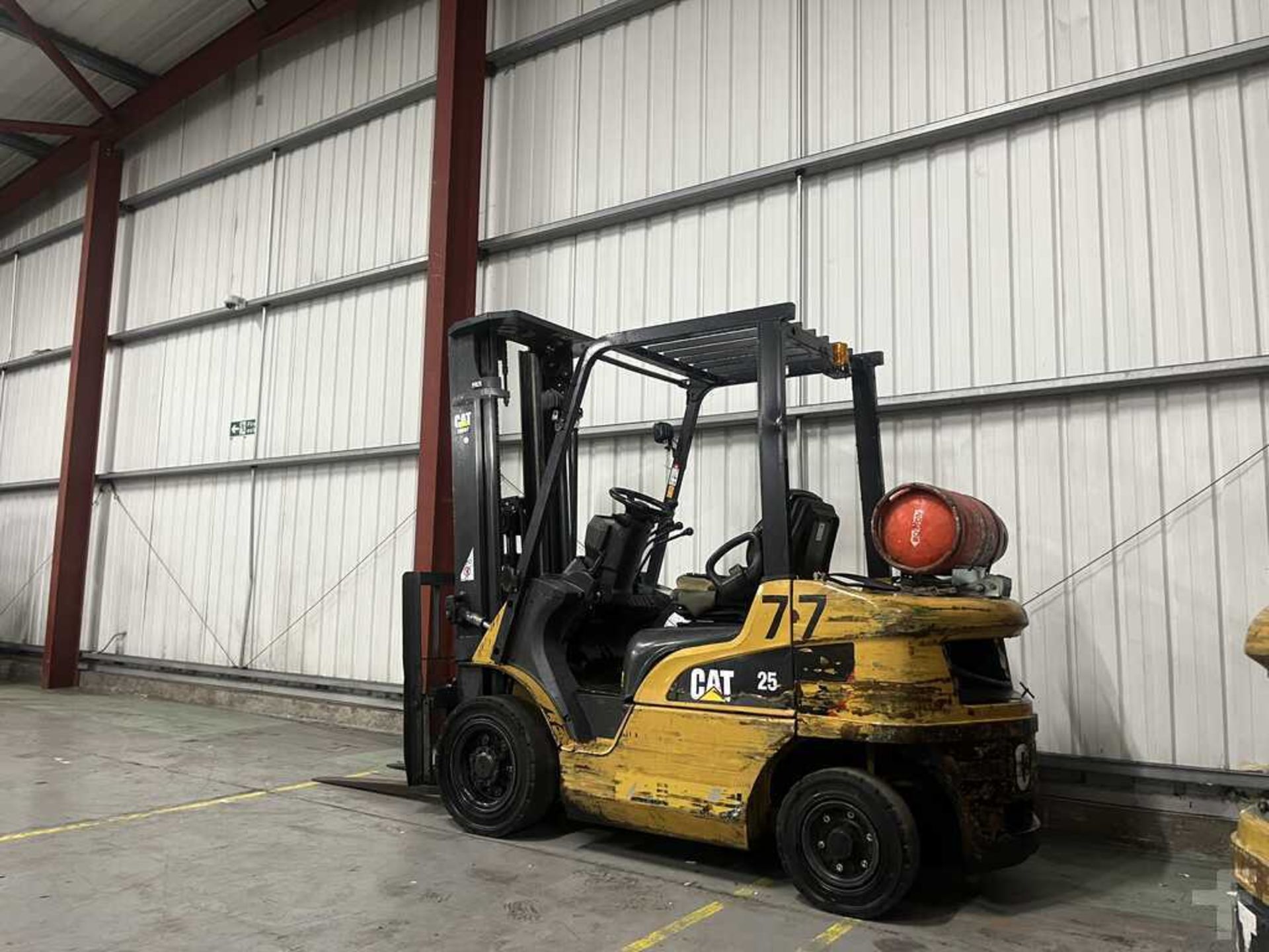 2015 LPG FORKLIFTS CAT LIFT TRUCKS GP25NT - Image 3 of 6