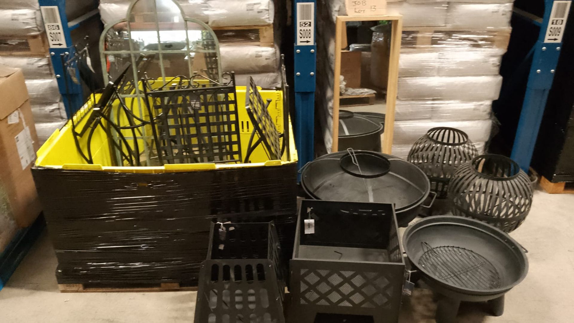 1 PALLET OF CLEARANCE SUMMER OUTDOOR CHAIRS,TABLES,PATIO MIRRORS PLUS MORE!