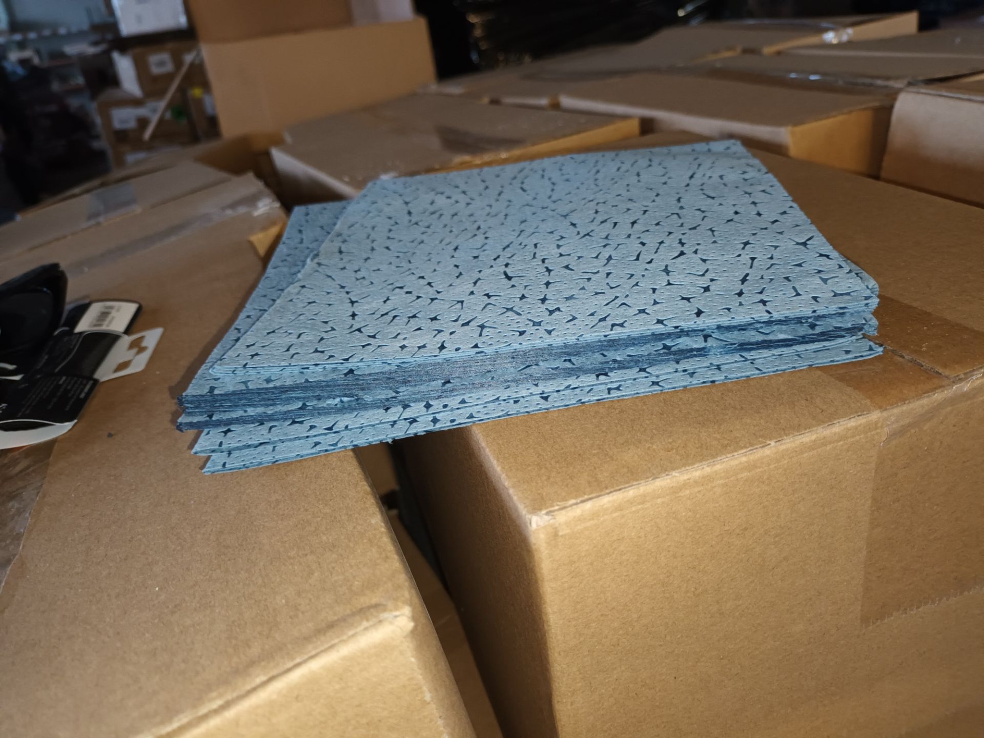 1 PALLET CONTAINING APPROX 12,800 X DISH CLOTH SHEETS 36CMX39CM - Image 2 of 3