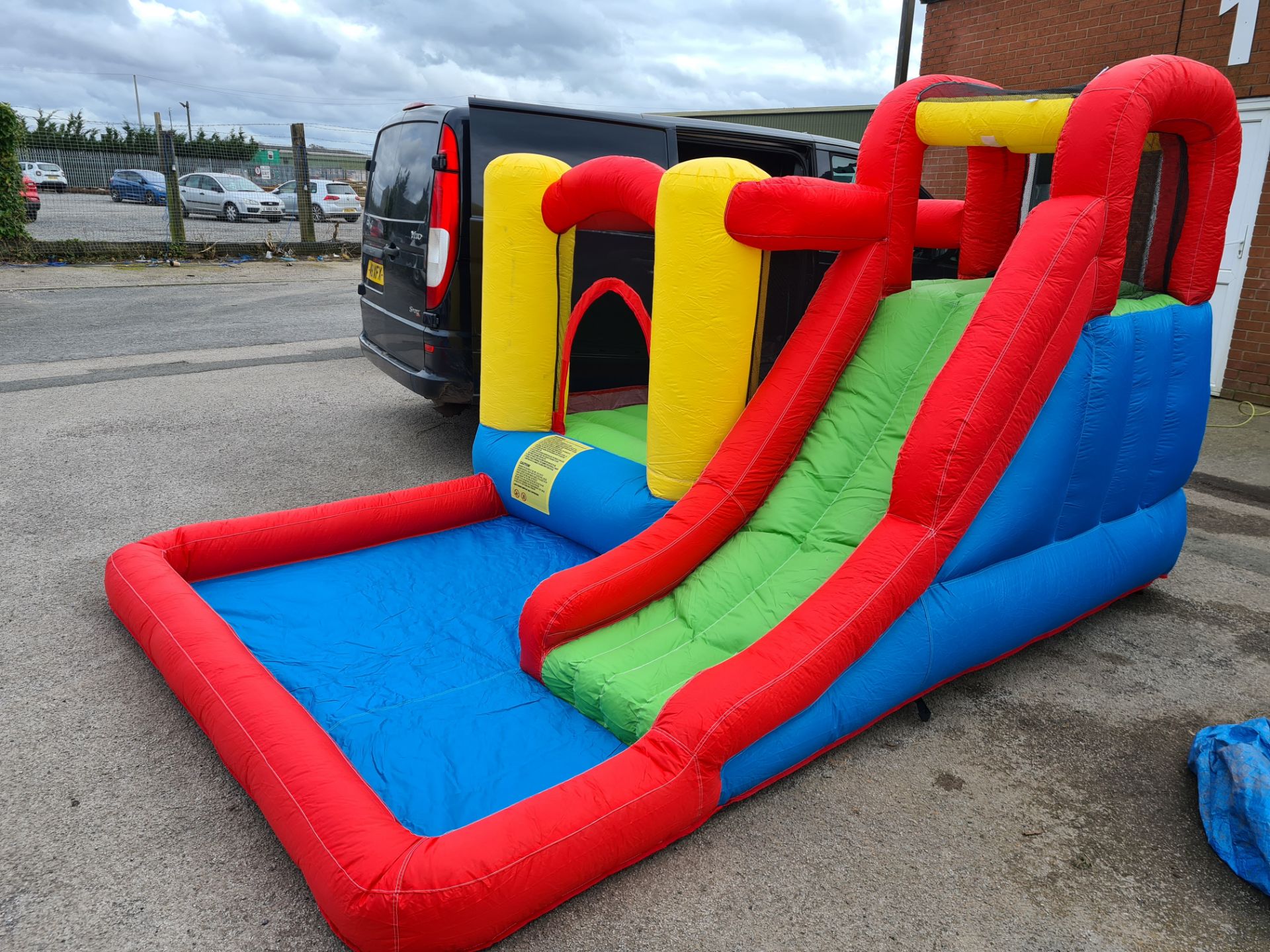 BRAND NEW - KIDS BLOW-UP WET & DRY BOUNCY PLAY AREA - NEW - Bild 4 aus 14