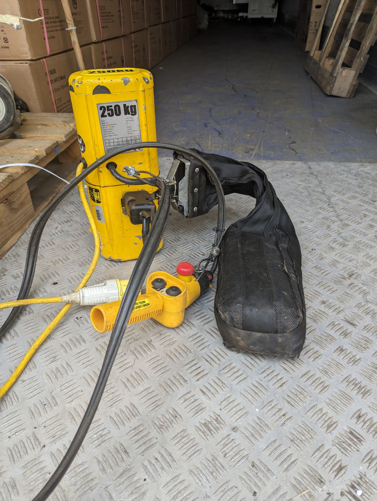 250KG ELECTRIC HOIST 110V, SLIGHTLY USED IN PERFECT WORKING CONDITION - Image 2 of 4