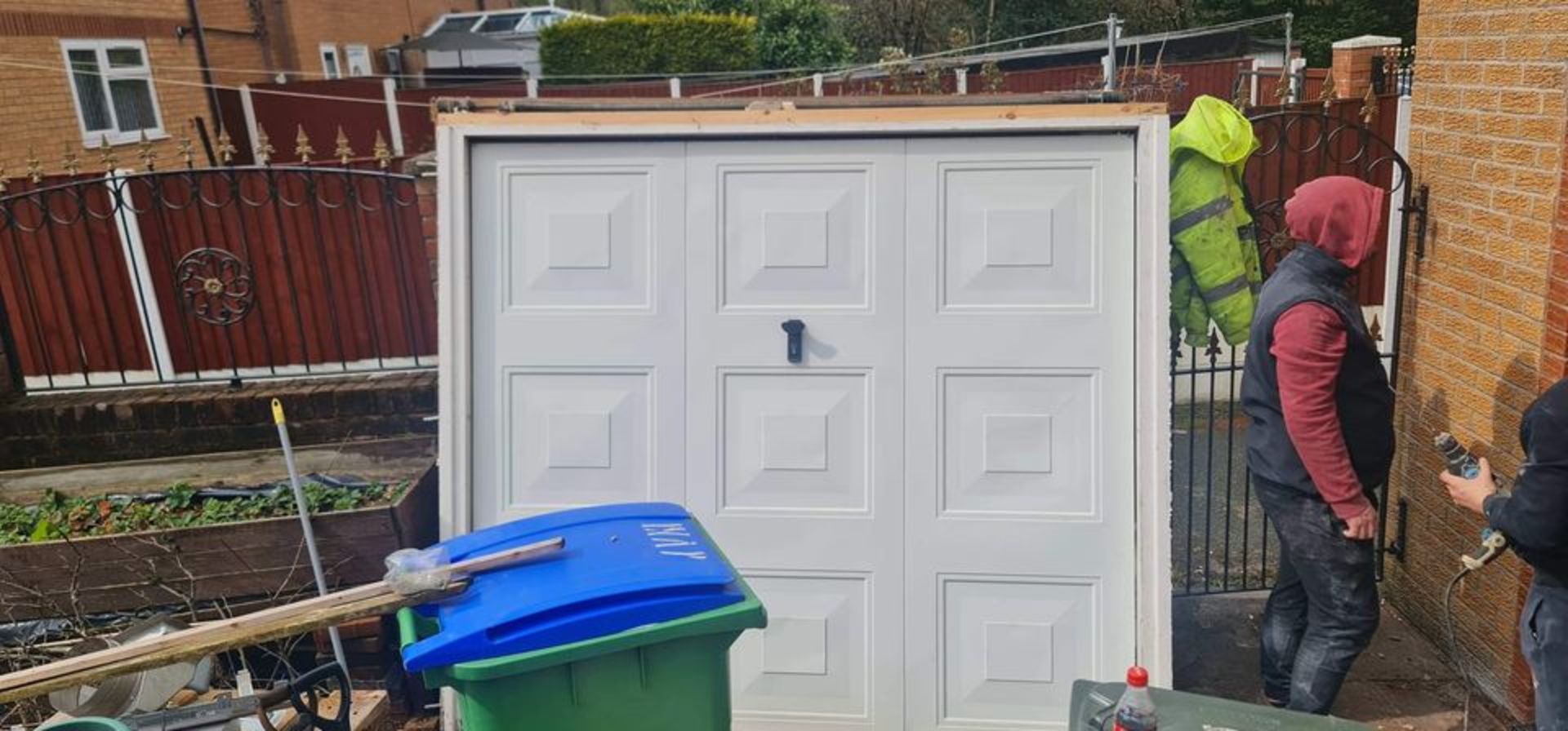 GARAGE DOOR HEIGHT 205CM WIDTH 230CM