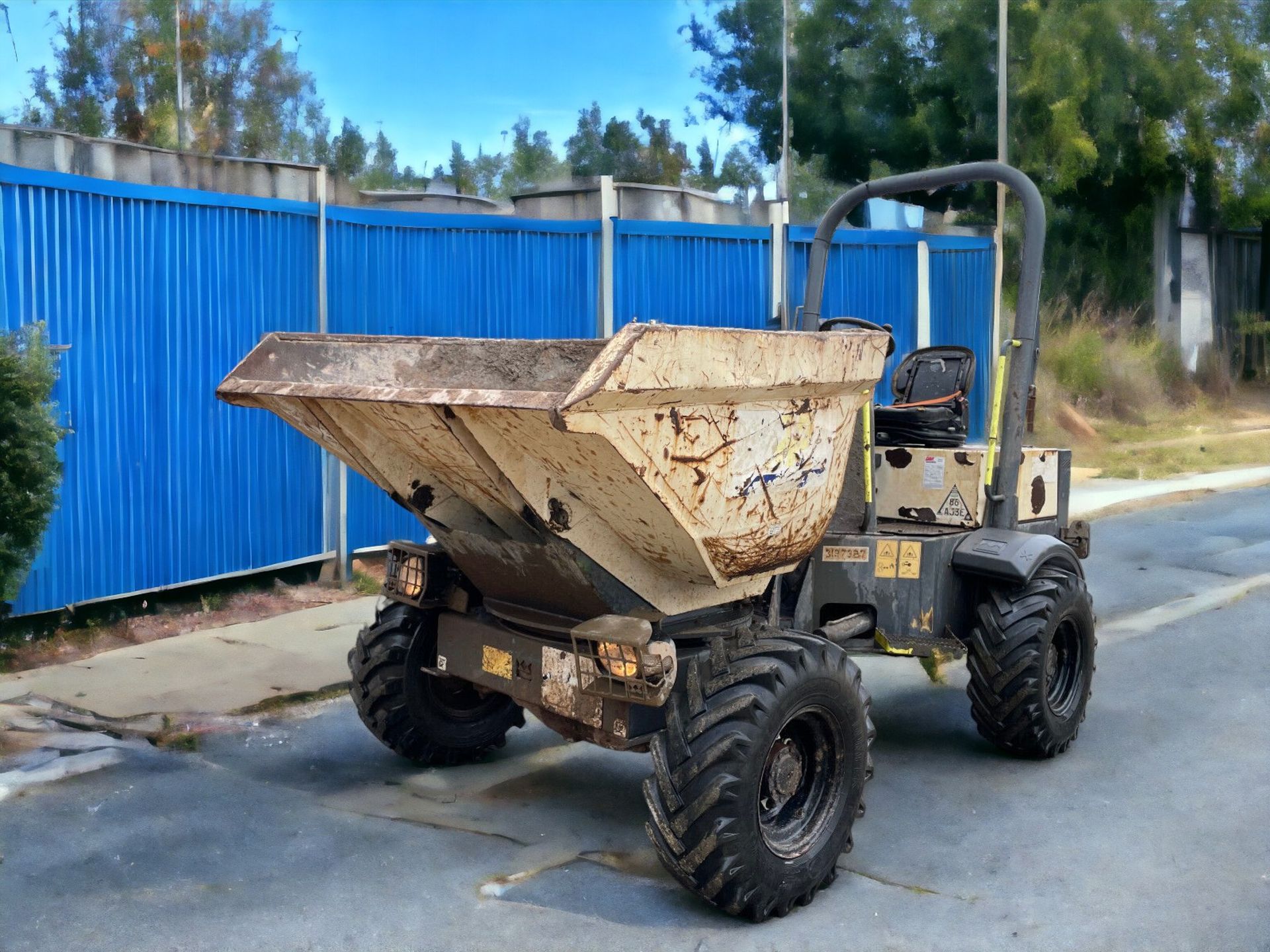 2014 TEREX TA3S 3 TON SWIVEL DUMPER - LOW HOURS, MAXIMUM CAPABILITY - Image 2 of 12