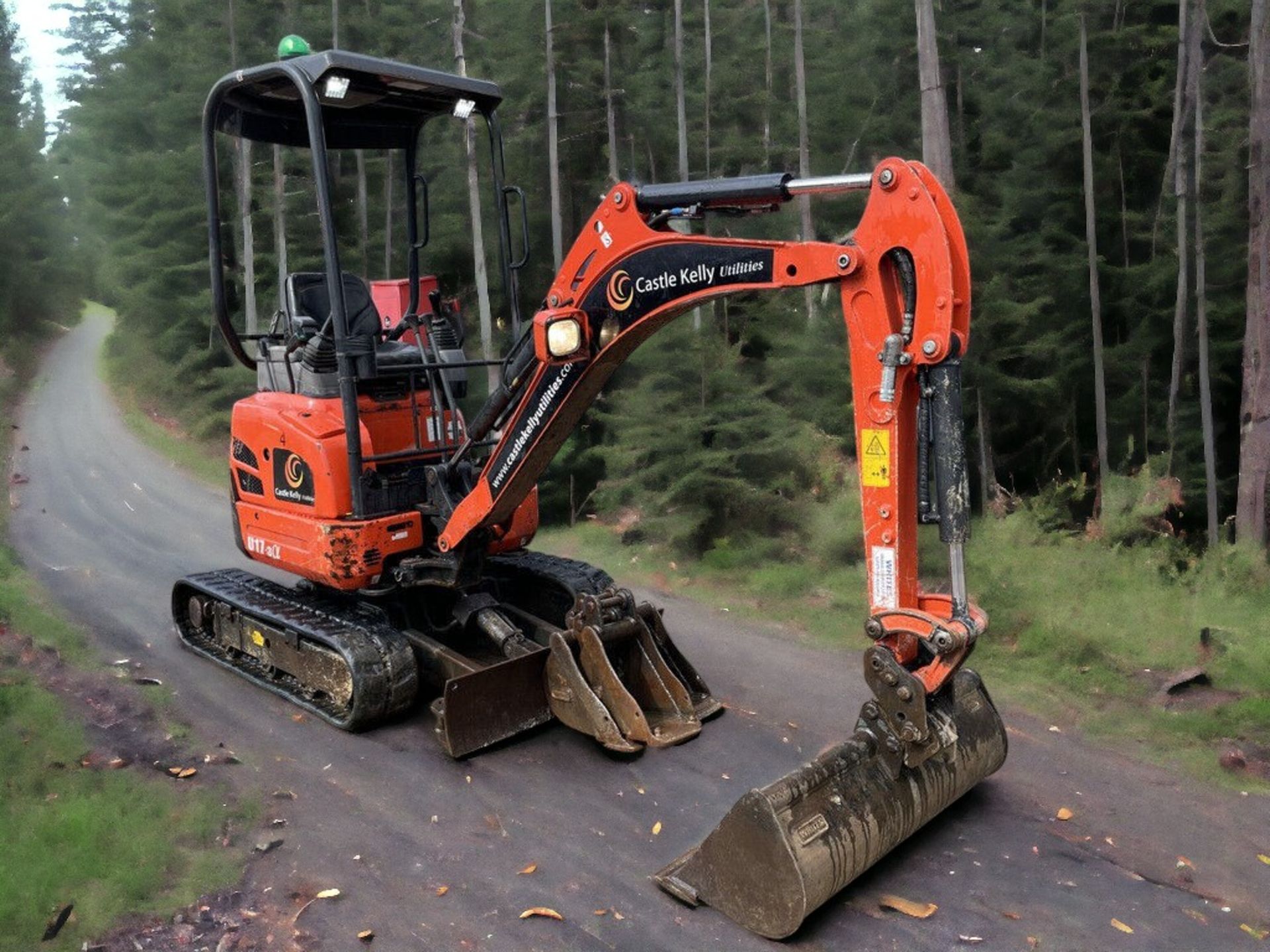 DISCOVER EFFICIENCY WITH THE KUBOTA U17-3 MINI EXCAVATOR!