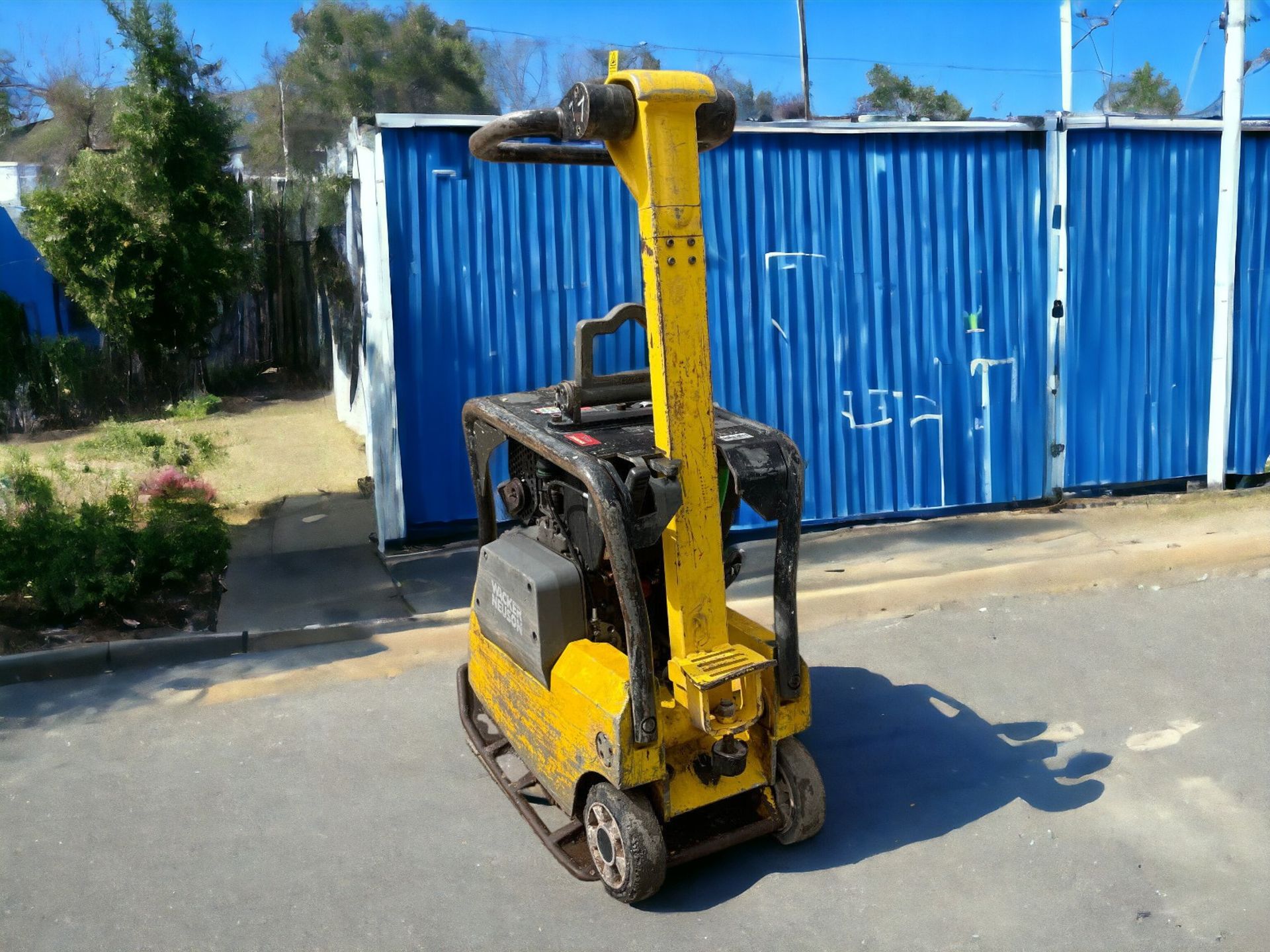 2011 WACKER NEUSON DPU 2540H DIESEL REVERSIBLE VIBRATORY PLATE - Image 3 of 6