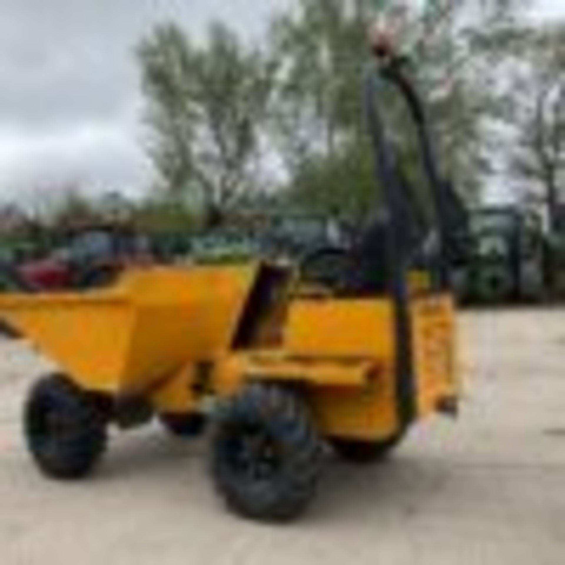 THWAITES MACH 570 3-TONNE STRAIGHT TIP DUMPER - LOW HOURS, HIGH EFFICIENCY - Image 8 of 9