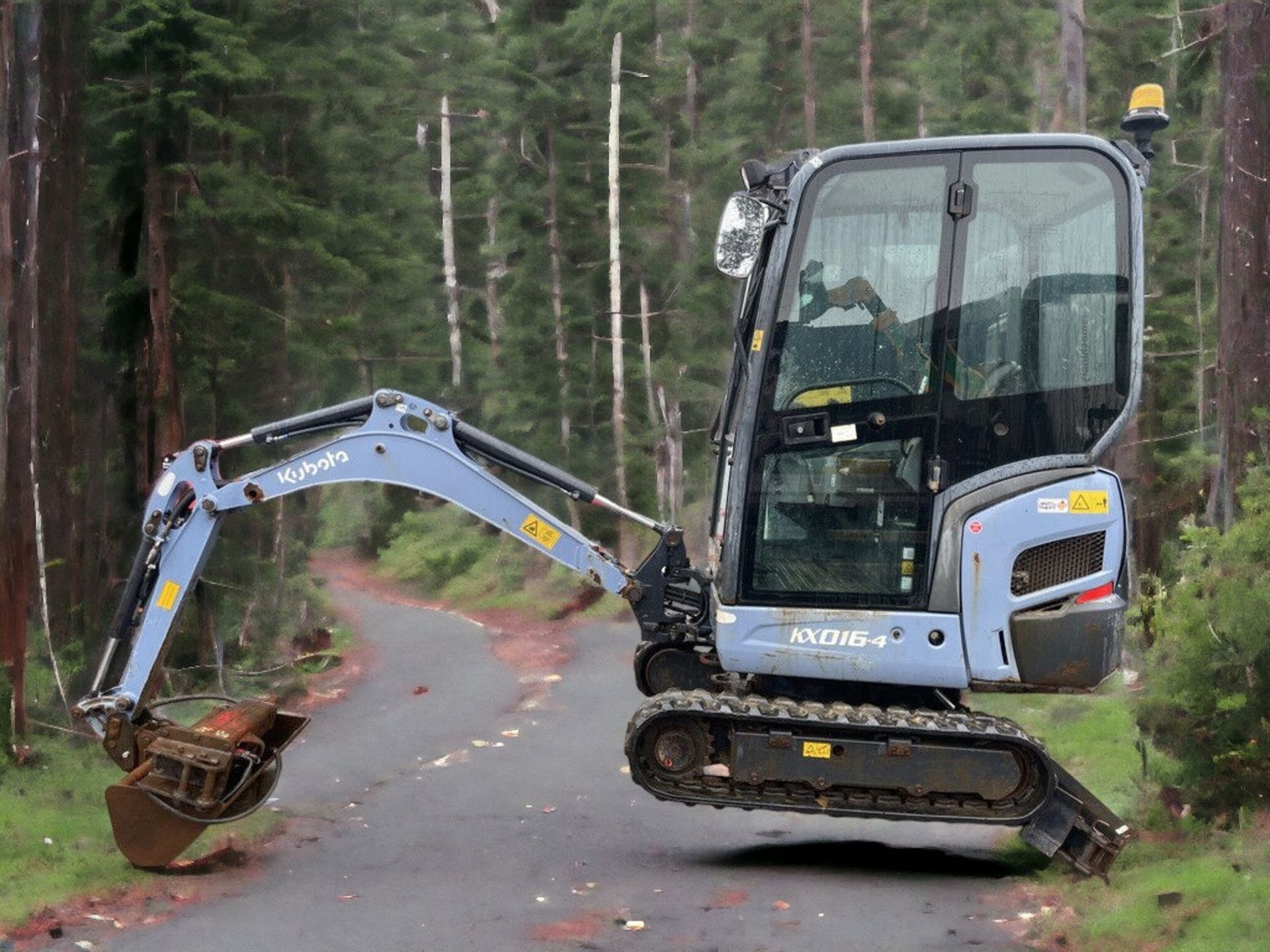 KUBOTA KX016-4 MINI EXCAVATOR + SOOSAN HYDRAULIC BREAKER - Image 8 of 9