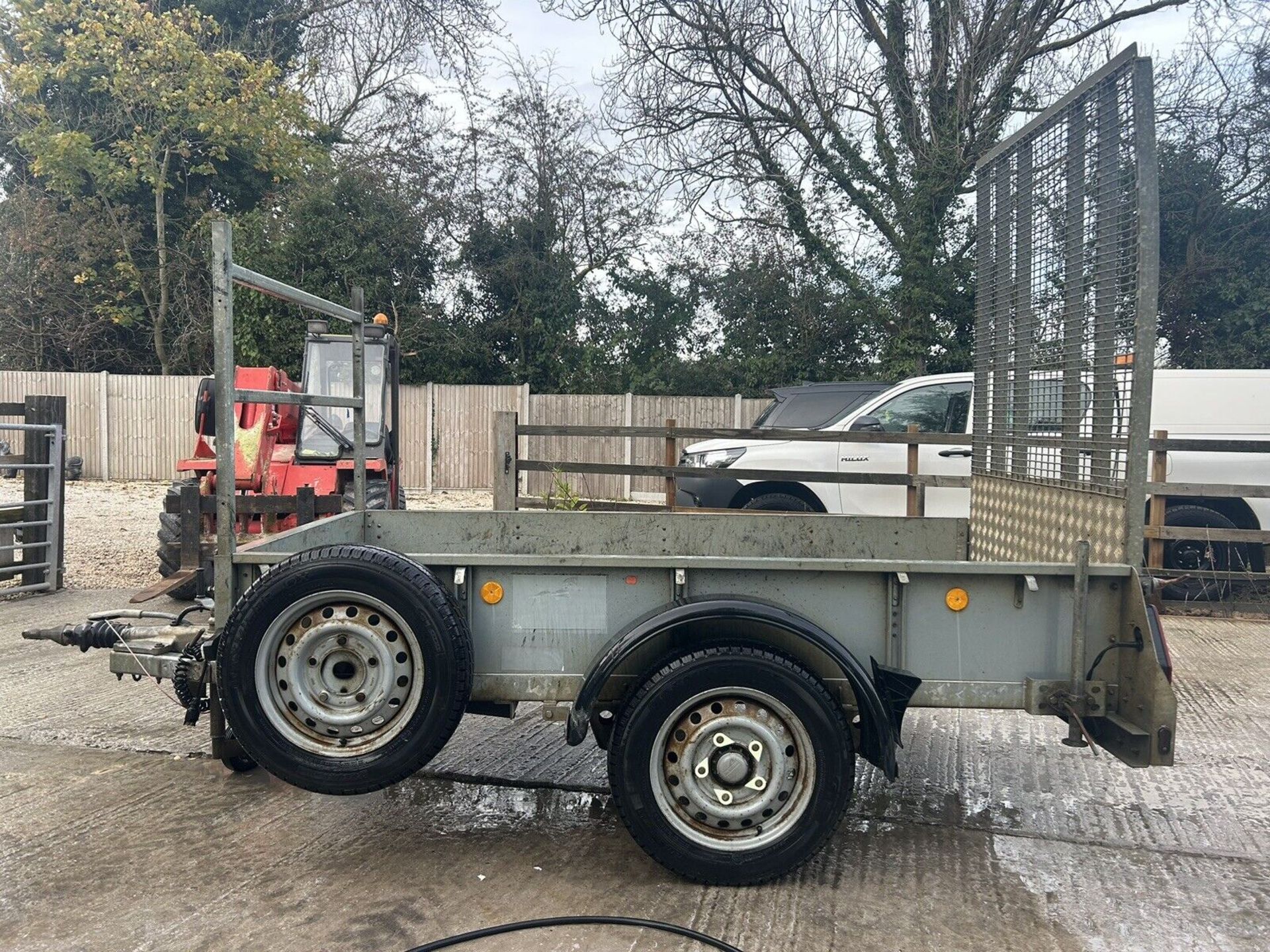 IFOR WILLIAMS GD84 SINGLE AXLE BRAKED TRAILER WITH HIGH DROP DOWN RAMP - Image 4 of 5