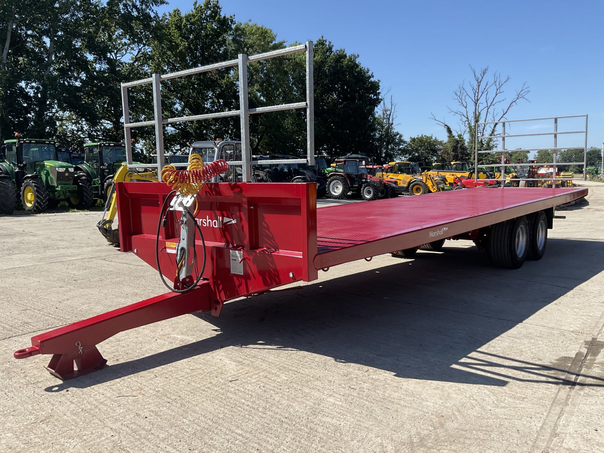 YEAR 2022 MARSHALL BC32 – 32FT BALE TRAILER. - Image 2 of 8
